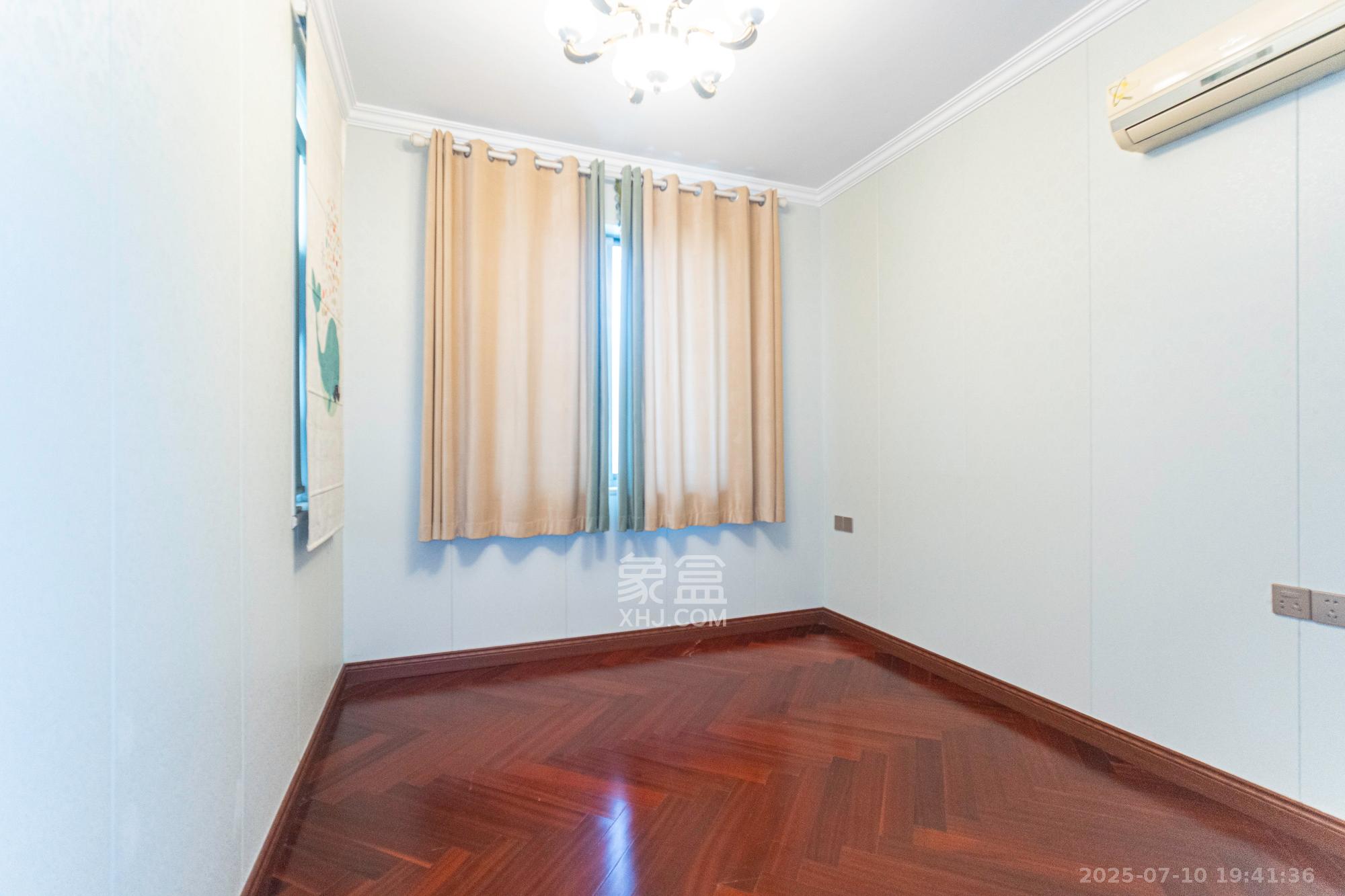 碧桂园威尼斯城  6室2厅4卫    355.0万 碧桂园威尼斯城  6室2厅4卫    355.0万卧室