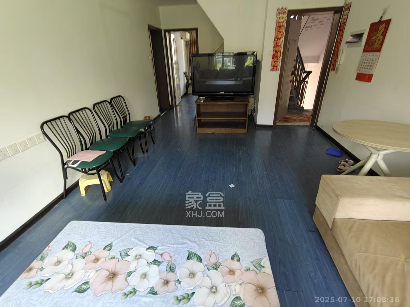 咸嘉新村嘉明苑  4室2厅1卫   2200.00元/月室内图