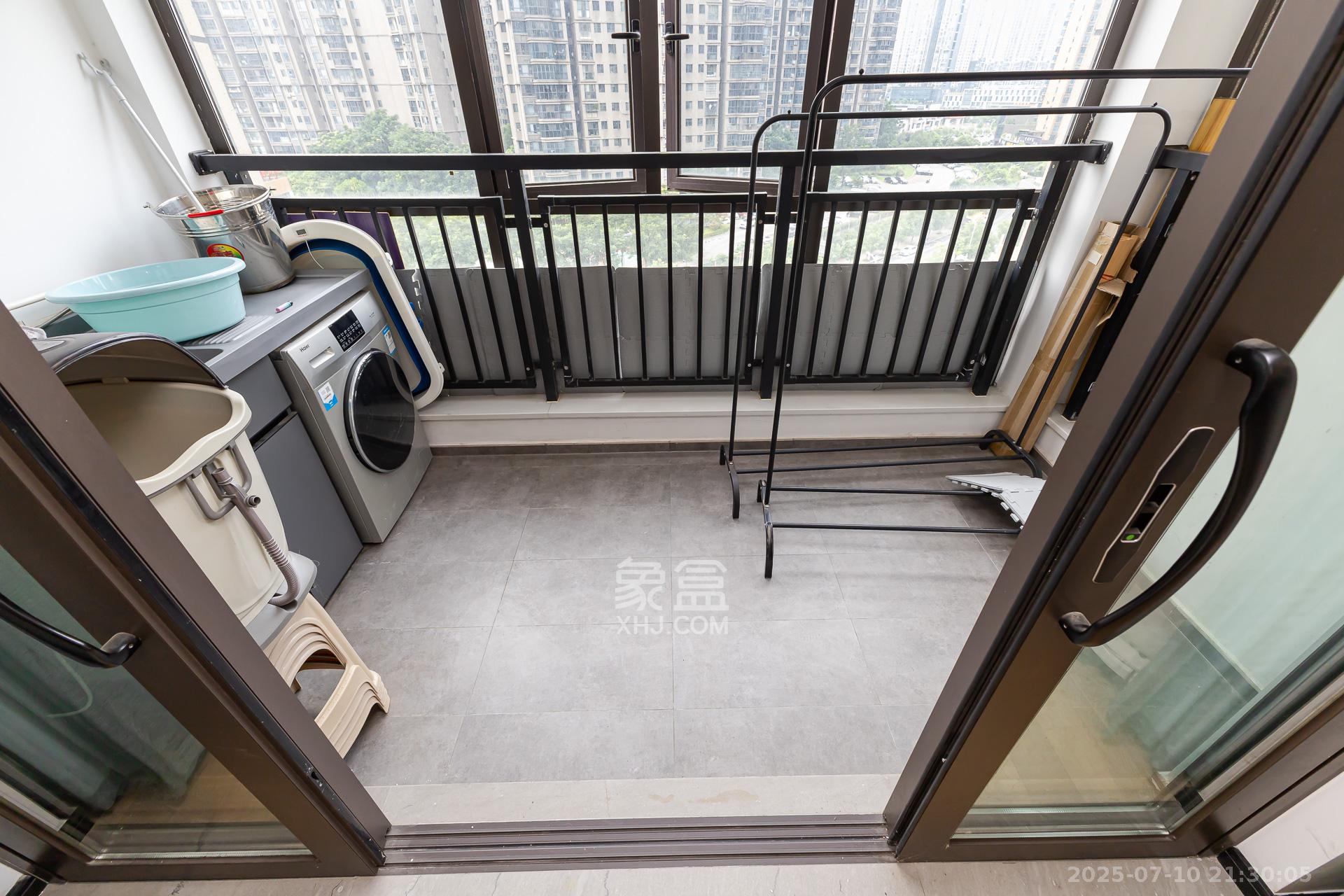 润和滨江府 3室2厅2卫 105.0万 润和滨江府 3室2厅2卫 105.0万阳台