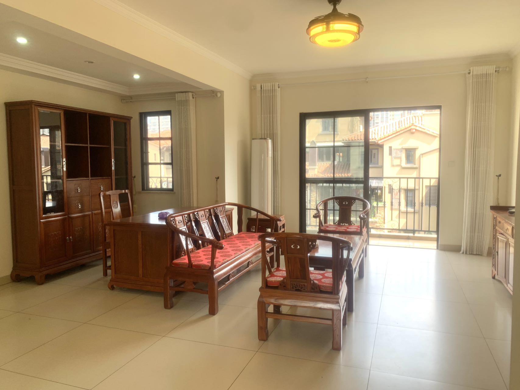 美林谷  2室2厅1卫    350.0万 美林谷  2室2厅1卫    350.0万客厅