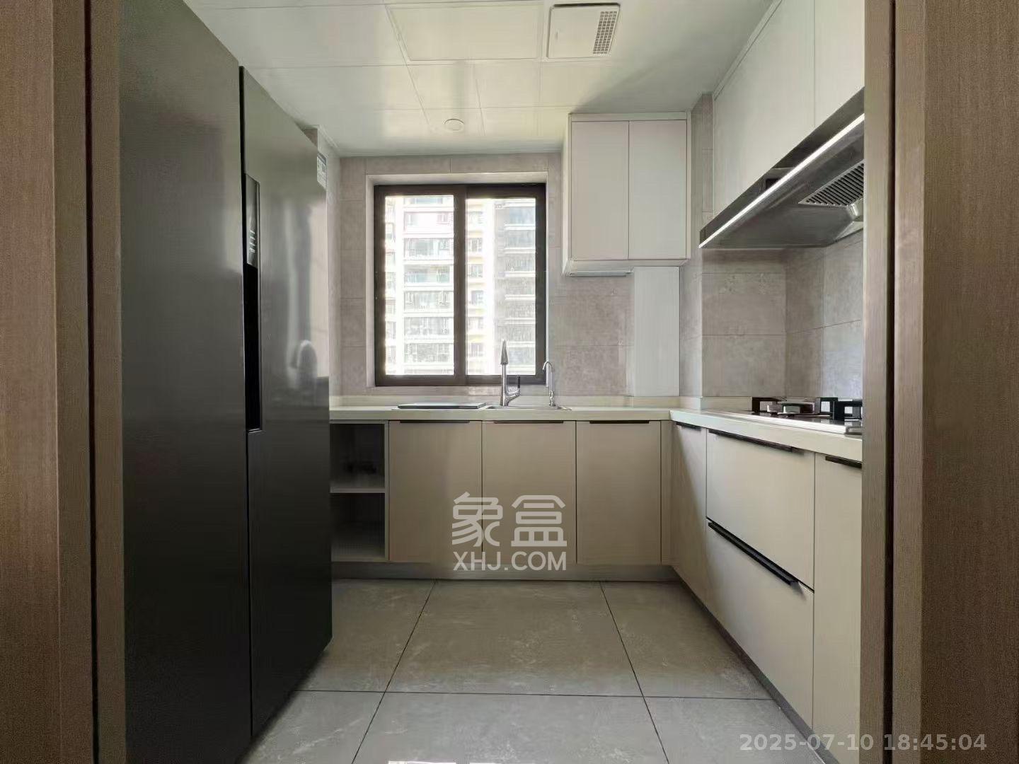 龙湖铂金中心(龙湖春江郦城) 3室2厅2卫 6800.0元/月 龙湖铂金中心(龙湖春江郦城) 3室2厅2卫 6800.0元/月室内图