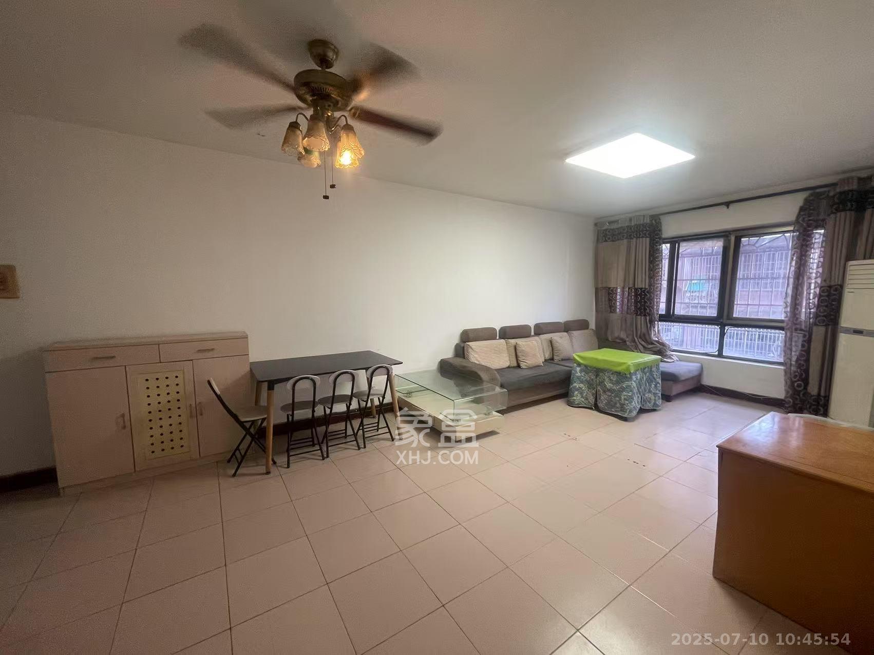 新富城 2室1厅1卫 2000.0元/月 新富城 2室1厅1卫 2000.0元/月室内图