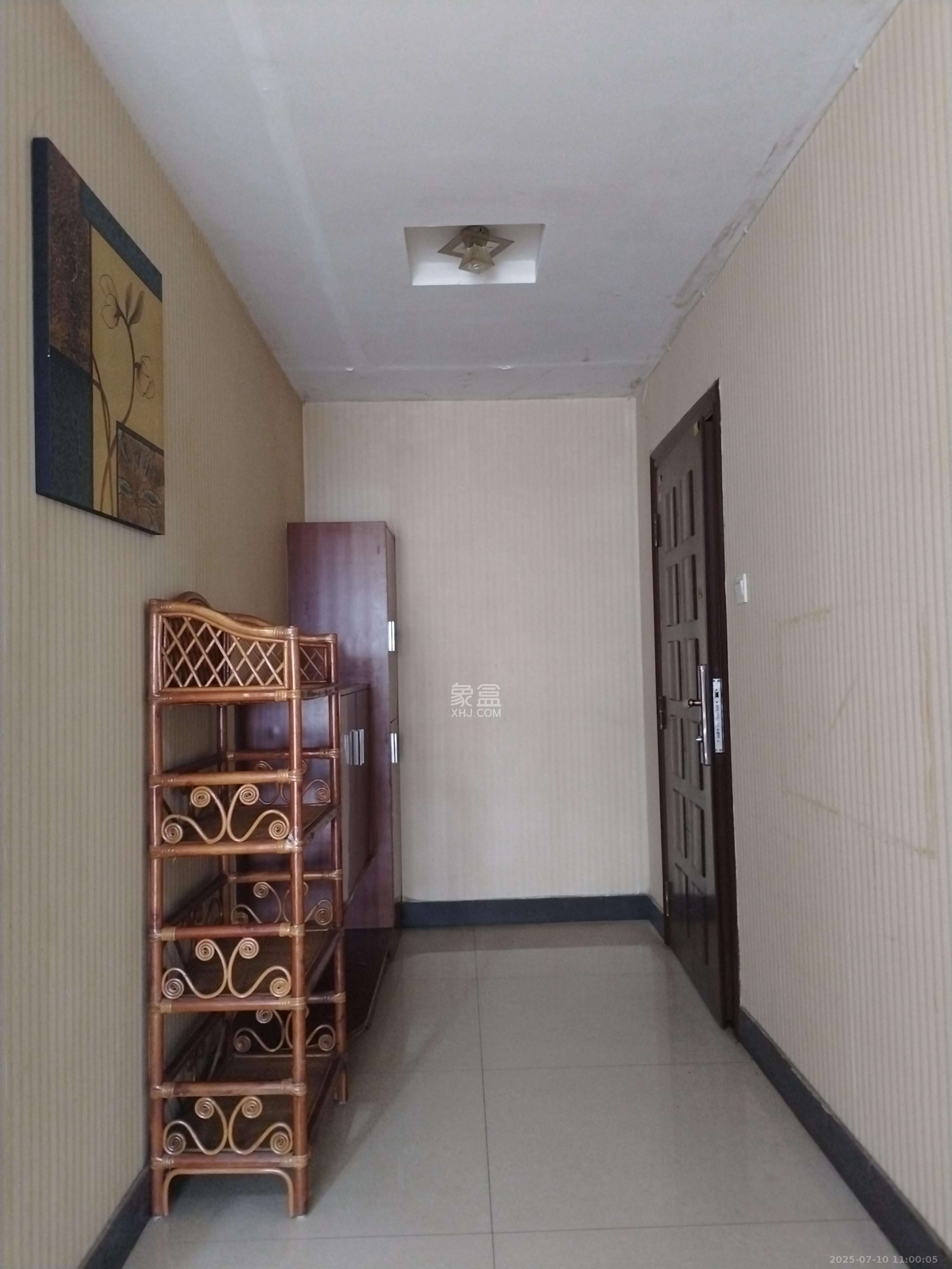 滨江金座 3室2厅2卫 2800.0元/月 滨江金座 3室2厅2卫 2800.0元/月室内图