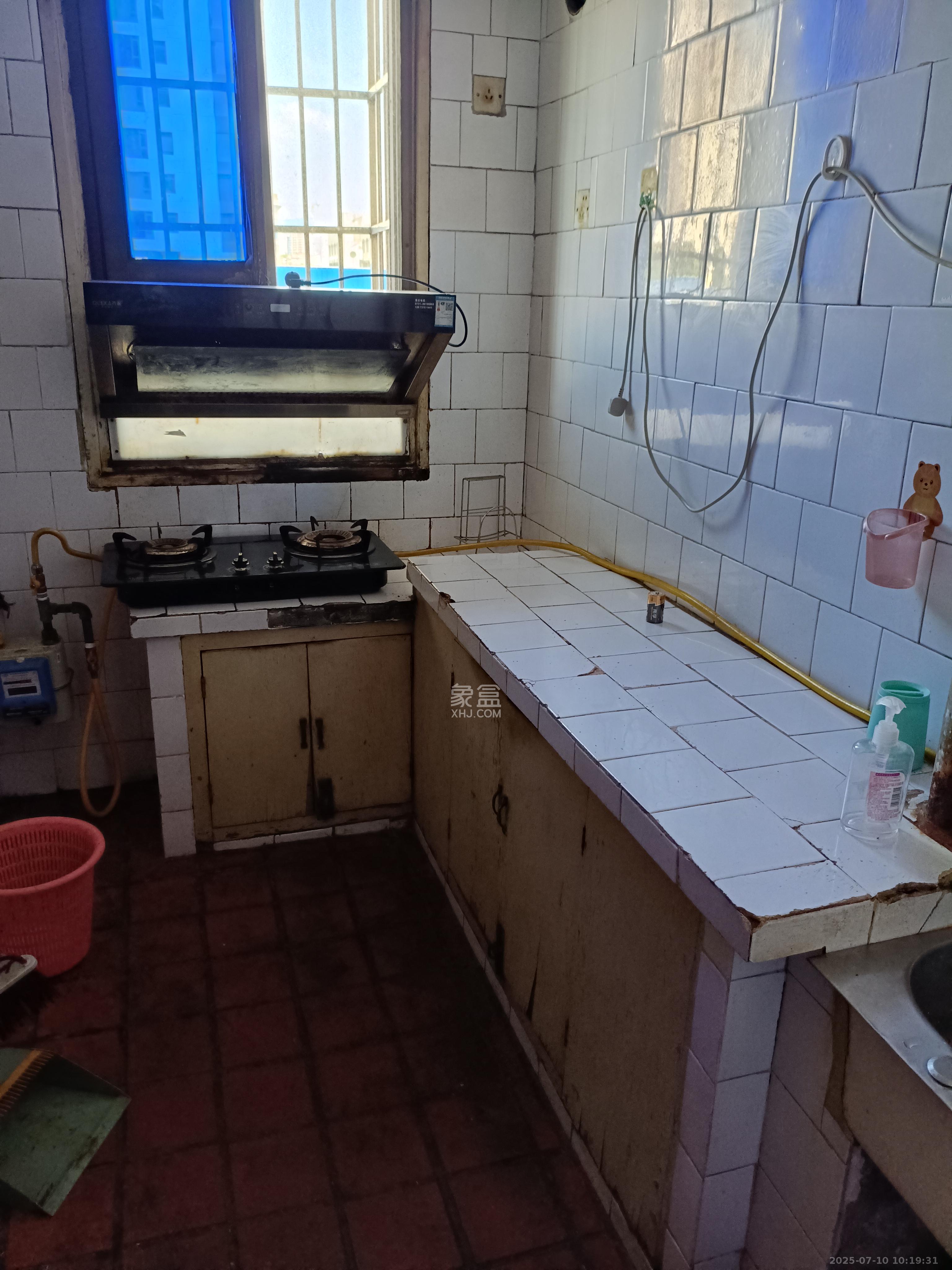 乡镇公寓 2室1厅1卫 1800.0元/月 乡镇公寓 2室1厅1卫 1800.0元/月室内图