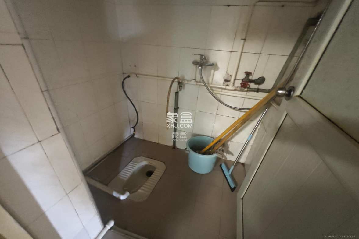 人民新村  2室1厅1卫    1600.0元/月 人民新村  2室1厅1卫    1600.0元/月室内图