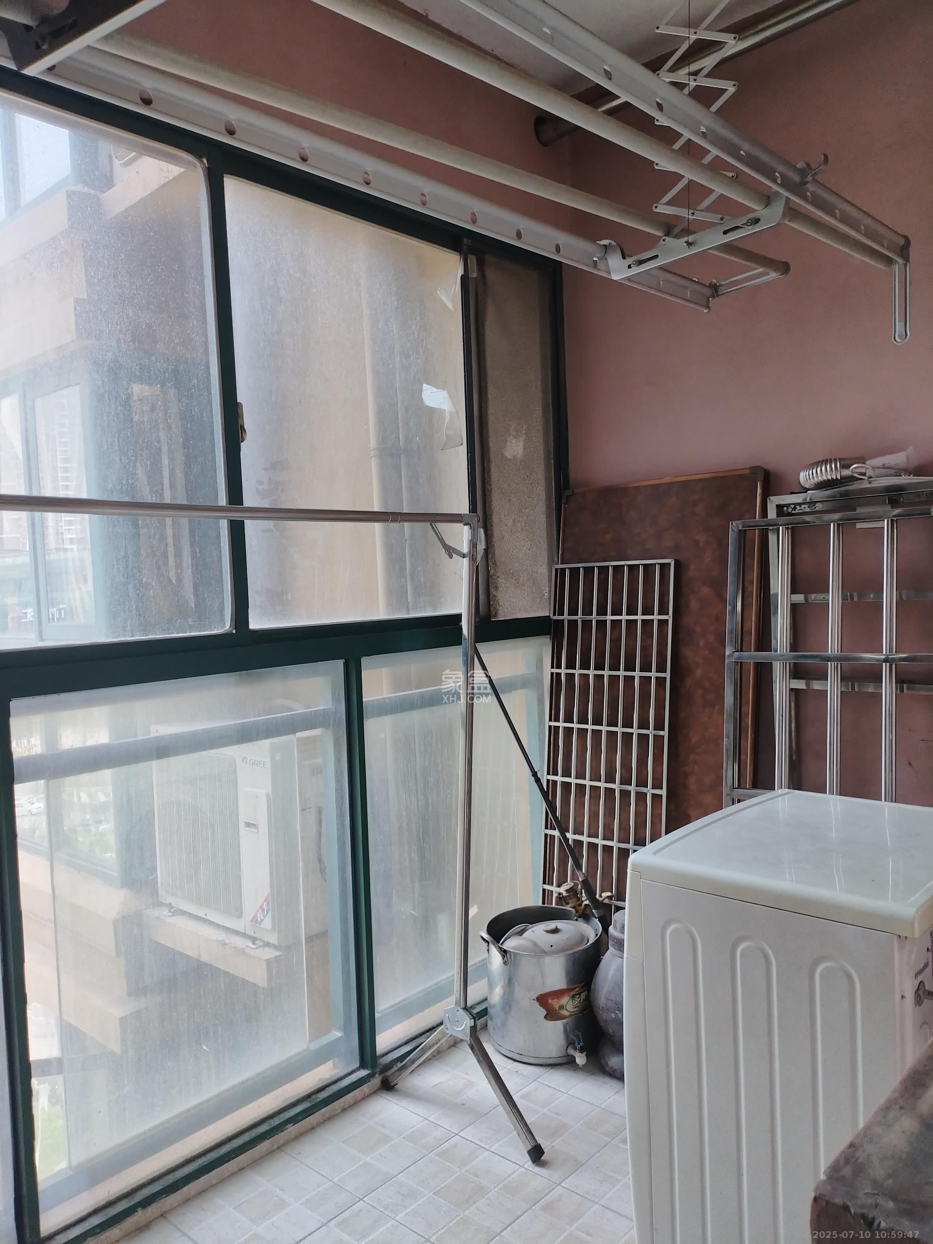 滨江金座 3室2厅2卫 2800.0元/月 滨江金座 3室2厅2卫 2800.0元/月室内图