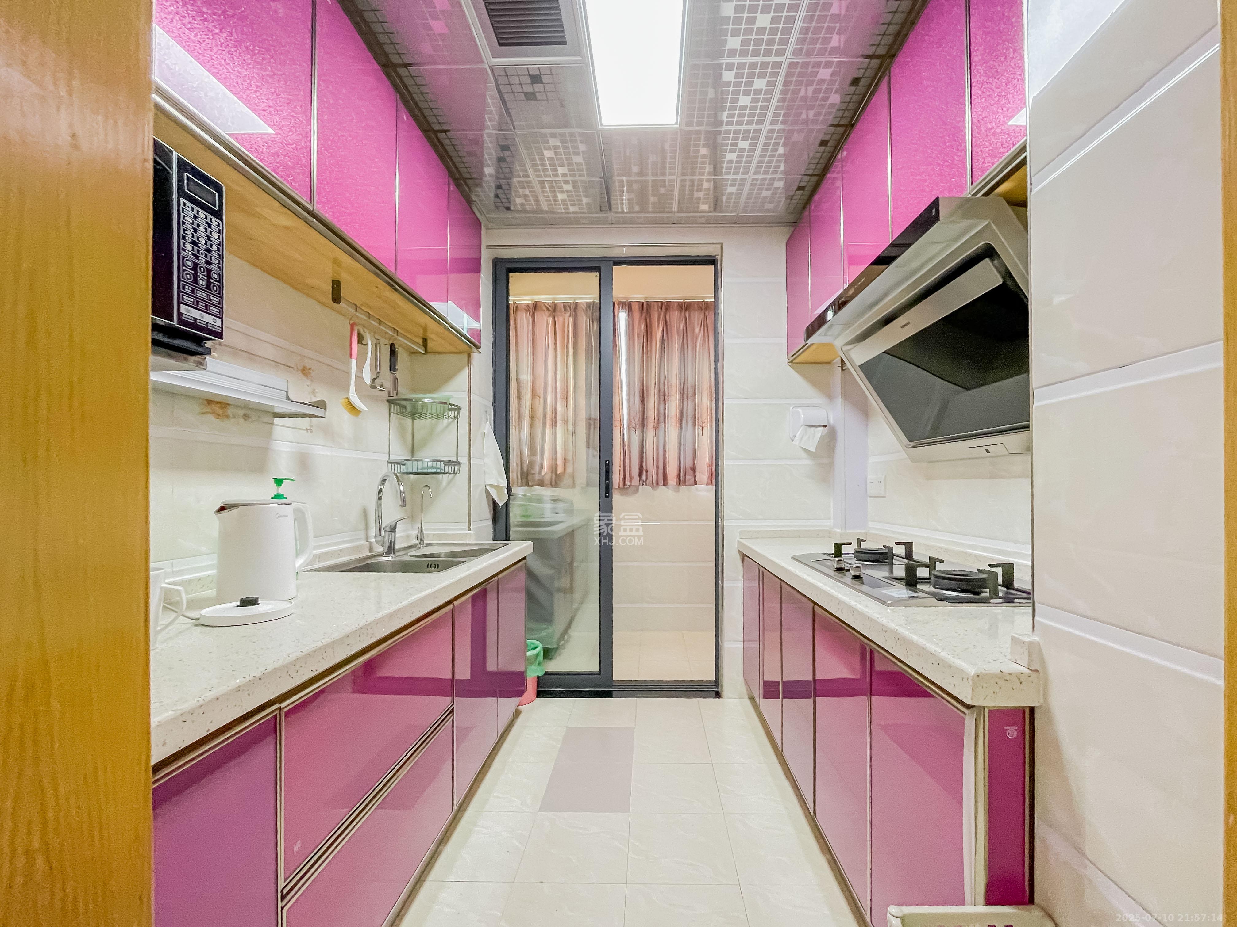 中国铁建国际城一期 3室2厅1卫 55.0万 中国铁建国际城一期 3室2厅1卫 55.0万厨房