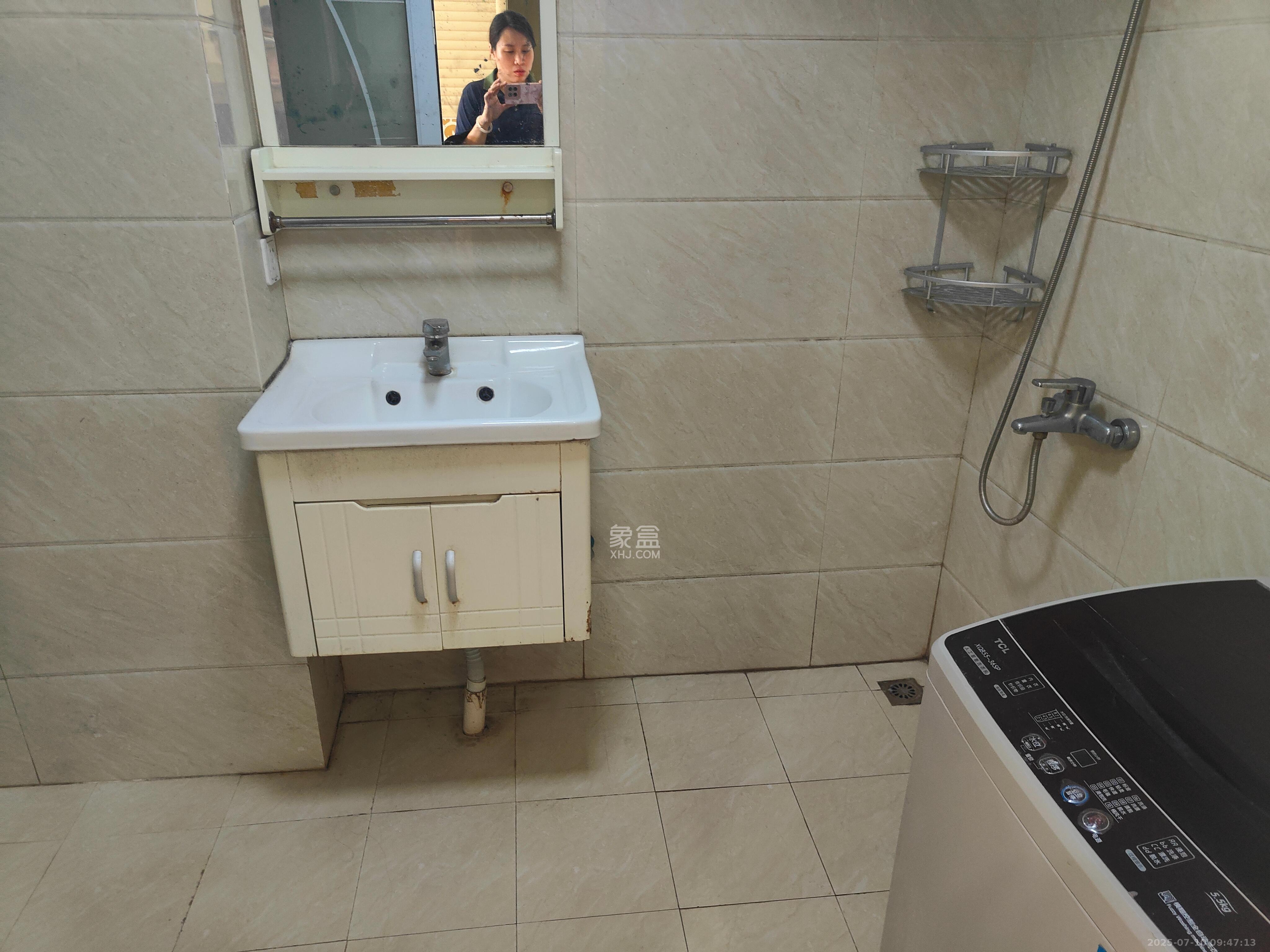 宏聚地中海  1室1厅1卫   1250.00元/月室内图