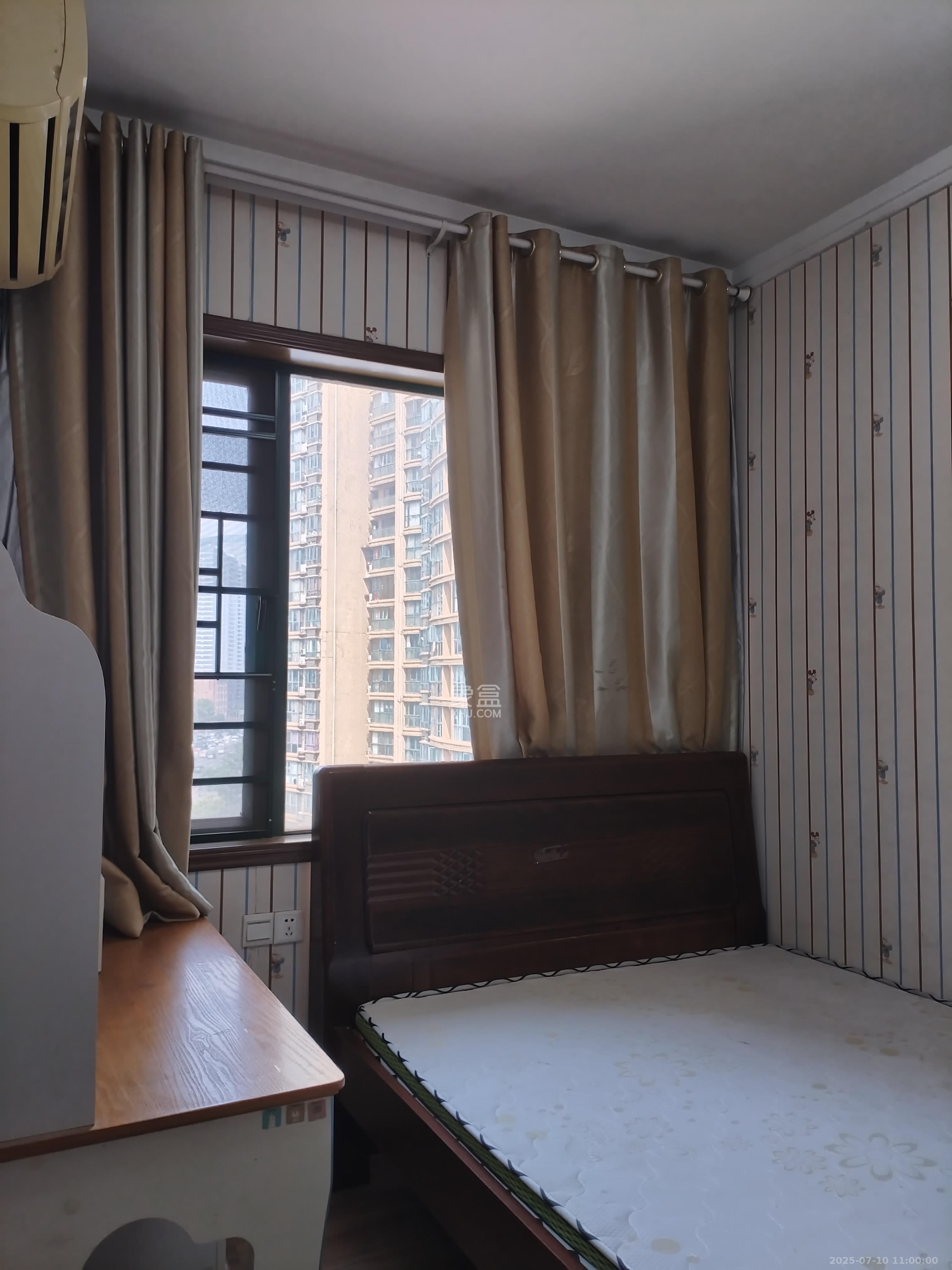 滨江金座 3室2厅2卫 2800.0元/月 滨江金座 3室2厅2卫 2800.0元/月室内图