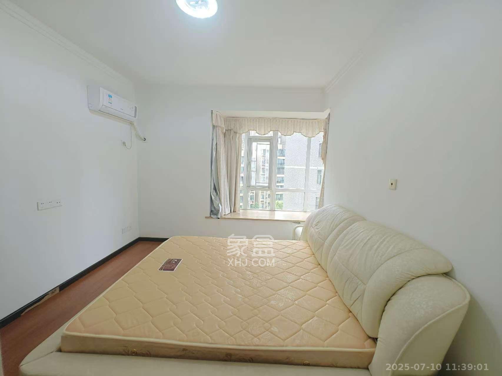 泊爱蓝湾  3室2厅2卫   3400.00元/月室内图