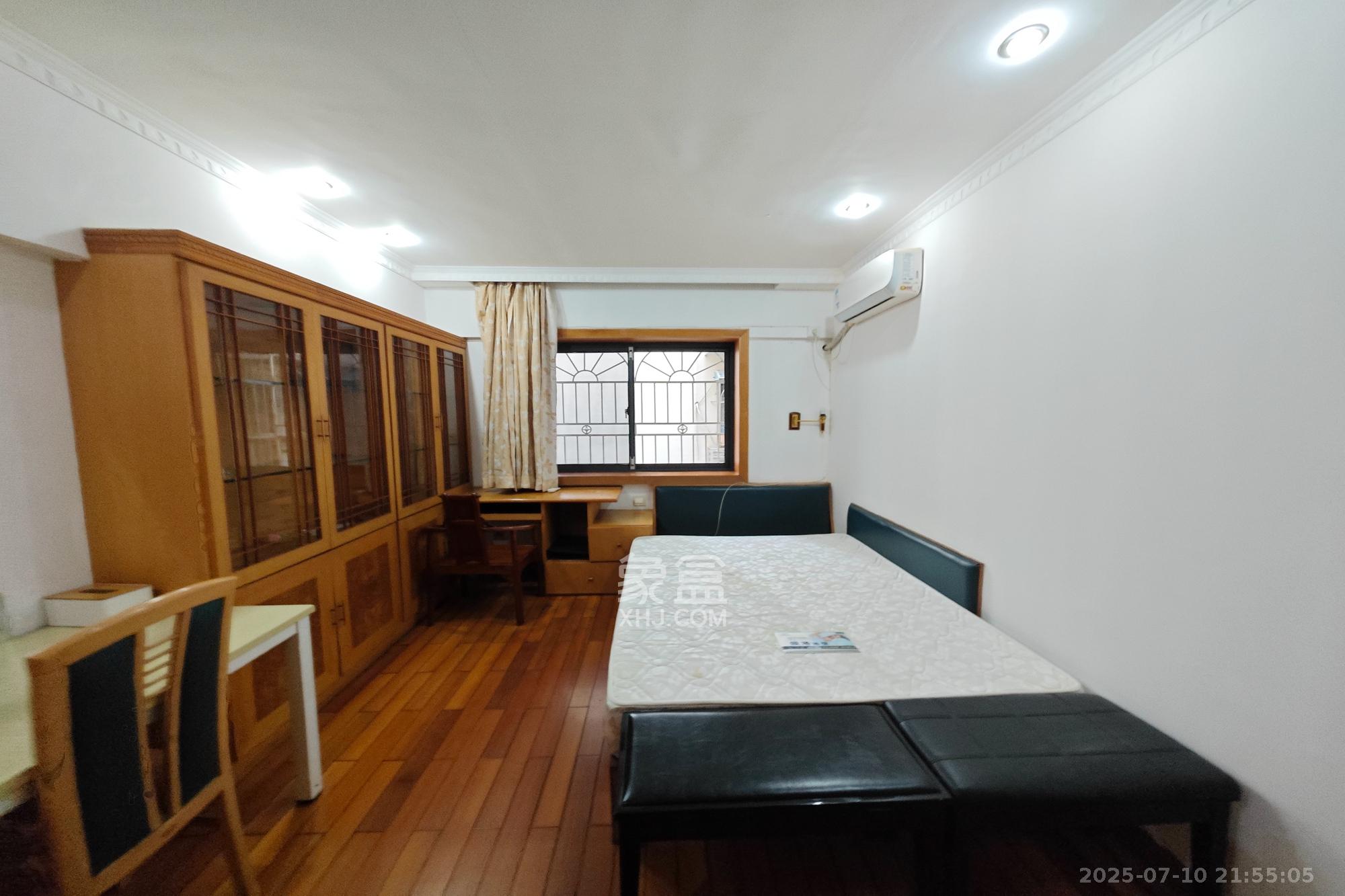 白沙啤酒公寓  2室2厅1卫    43.8万 白沙啤酒公寓  2室2厅1卫    43.8万卧室