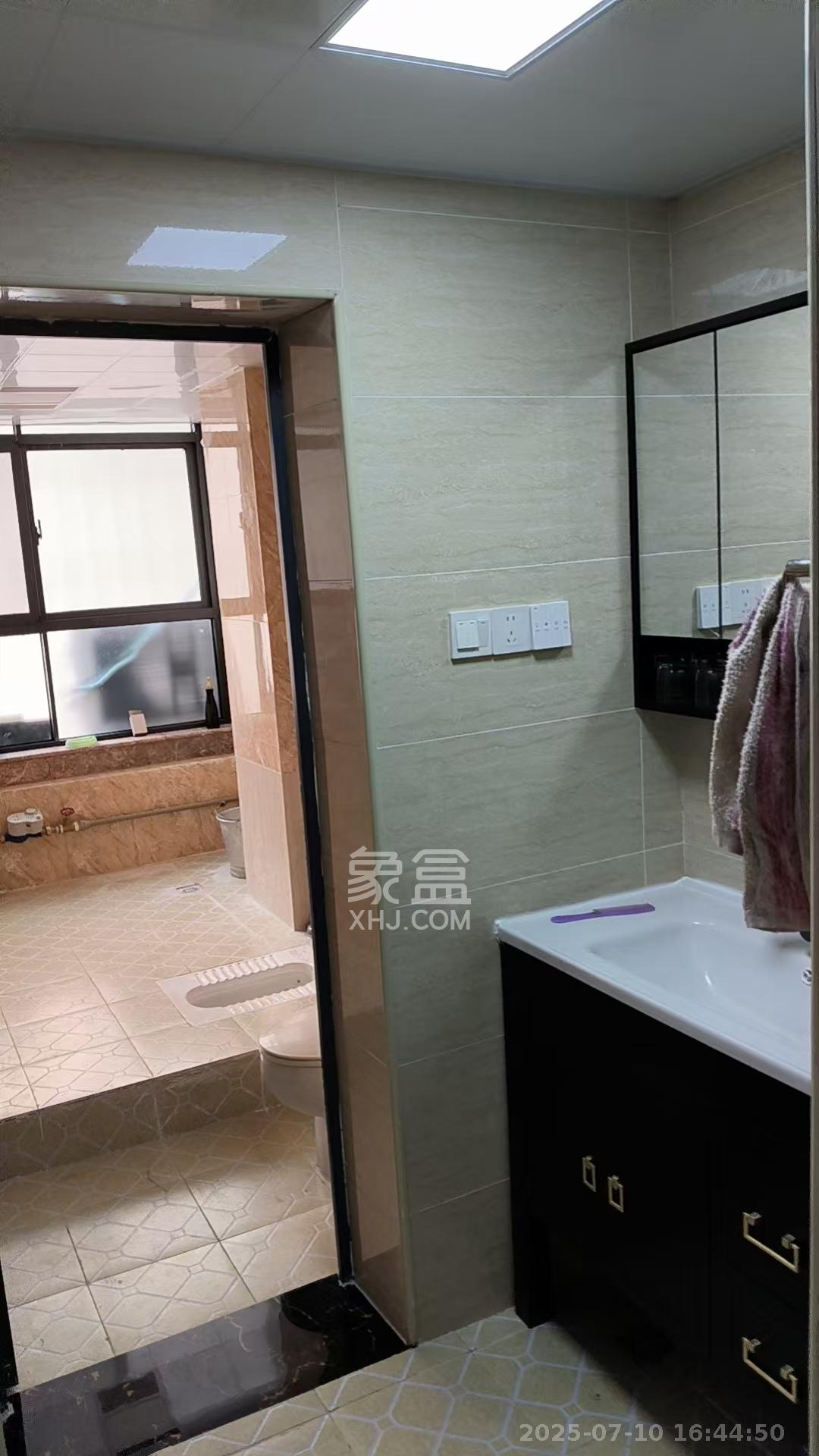 海华花园(京电大厦)  3室2厅1卫    2200.0元/月 海华花园(京电大厦)  3室2厅1卫    2200.0元/月室内图