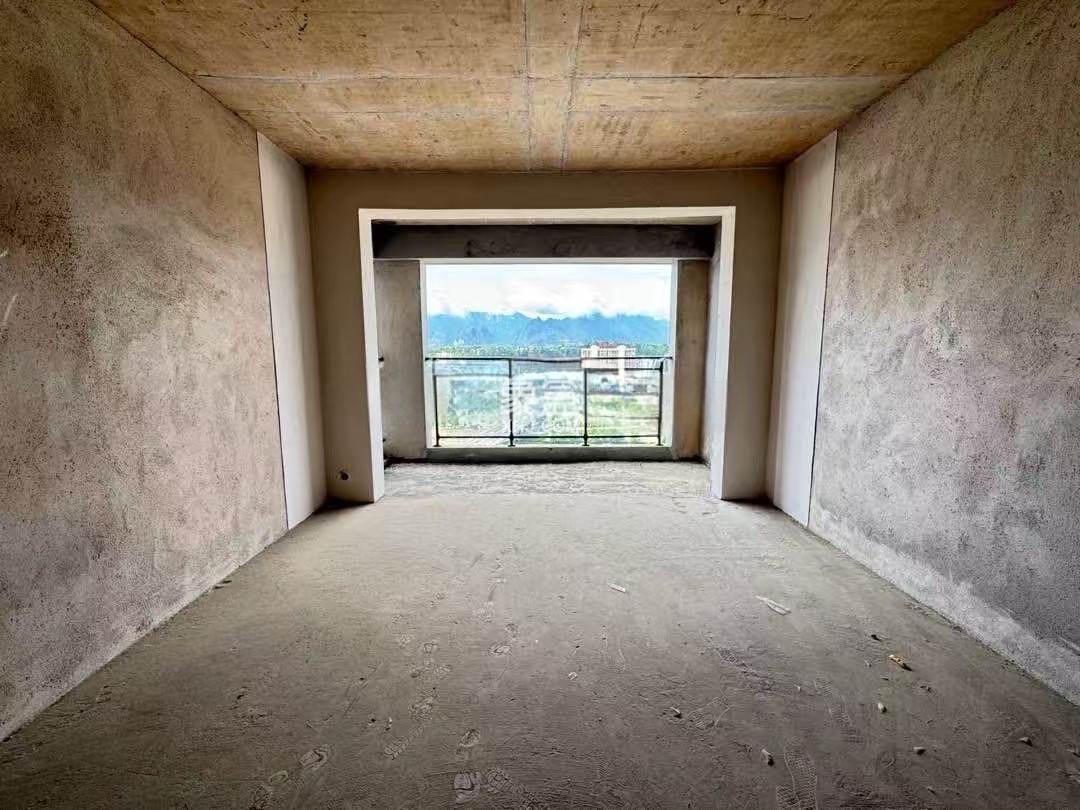 和悦宸居 3室2厅1卫 55.0万 和悦宸居 3室2厅1卫 55.0万客厅