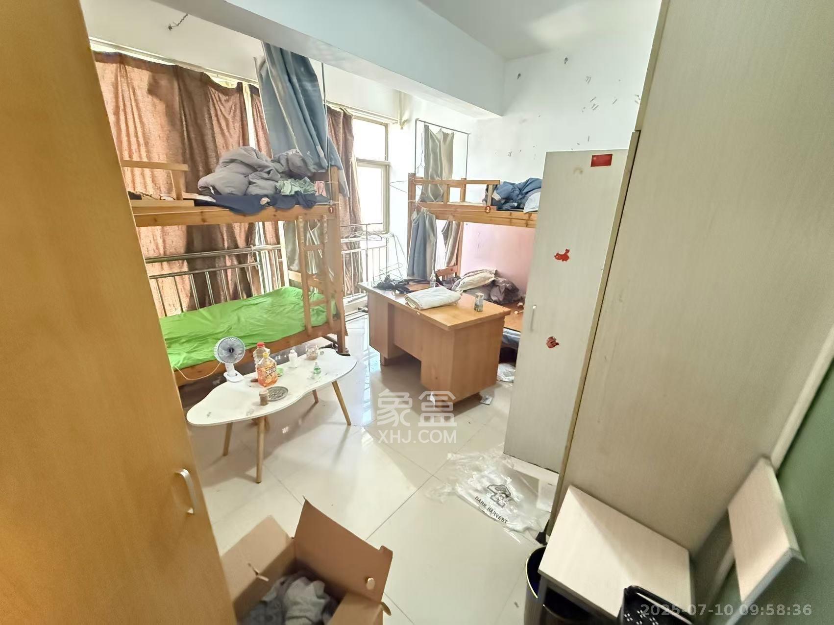 长宝1667  5室2厅2卫   4200.00元/月室内图