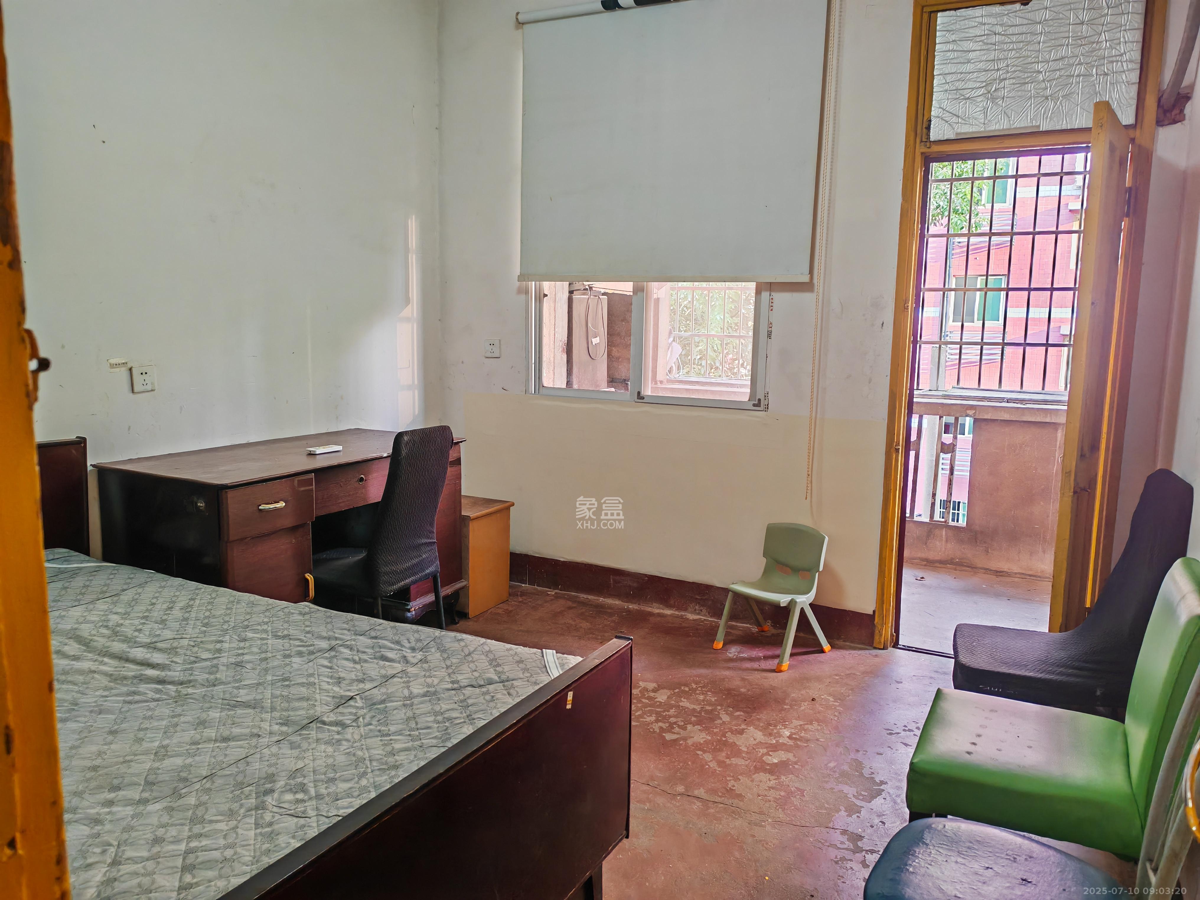 长沙花纸印刷厂宿舍  2室1厅1卫    1200.0元/月 长沙花纸印刷厂宿舍  2室1厅1卫    1200.0元/月室内图