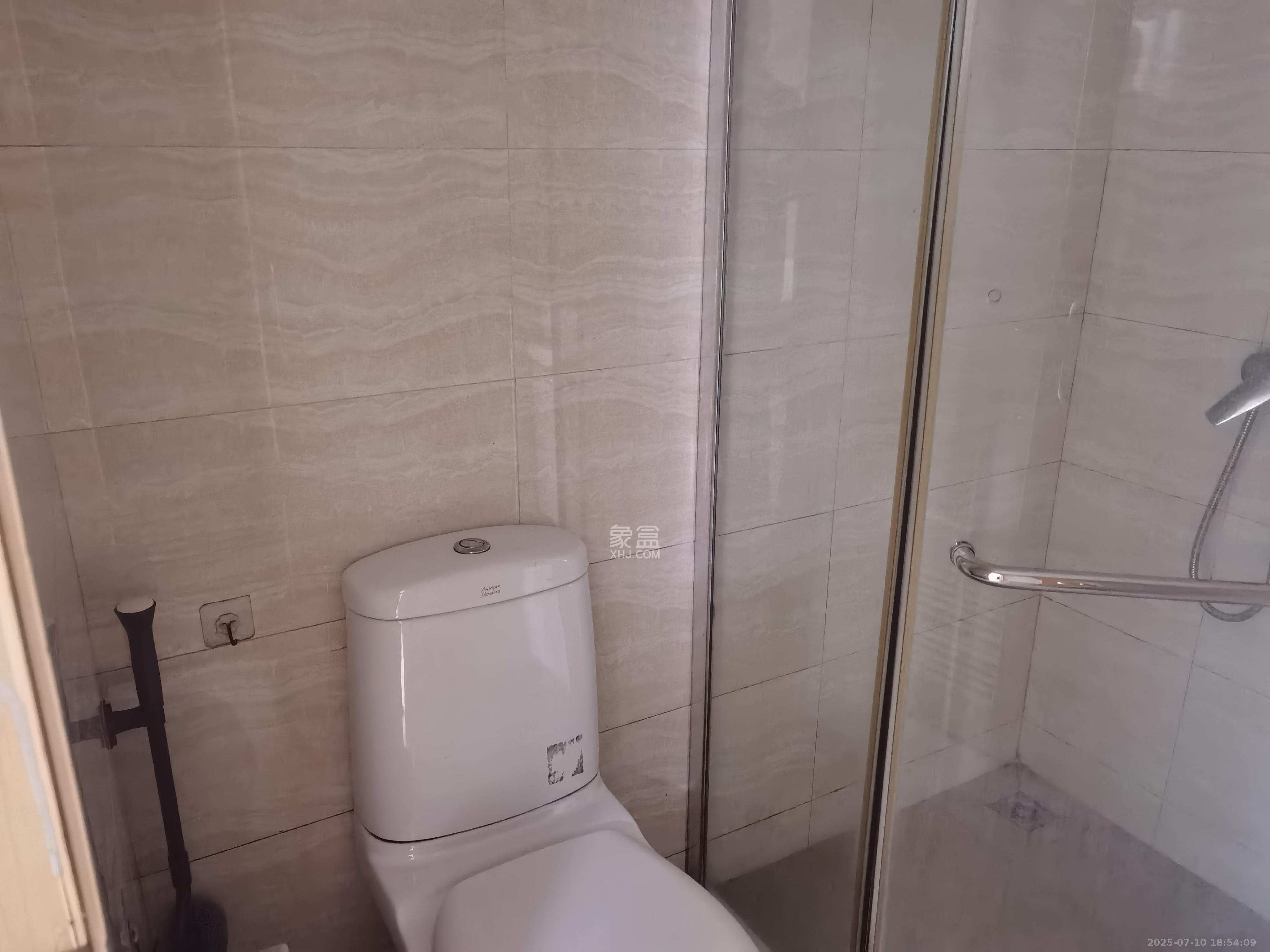 山水新城  2室2厅1卫   1700.00元/月室内图
