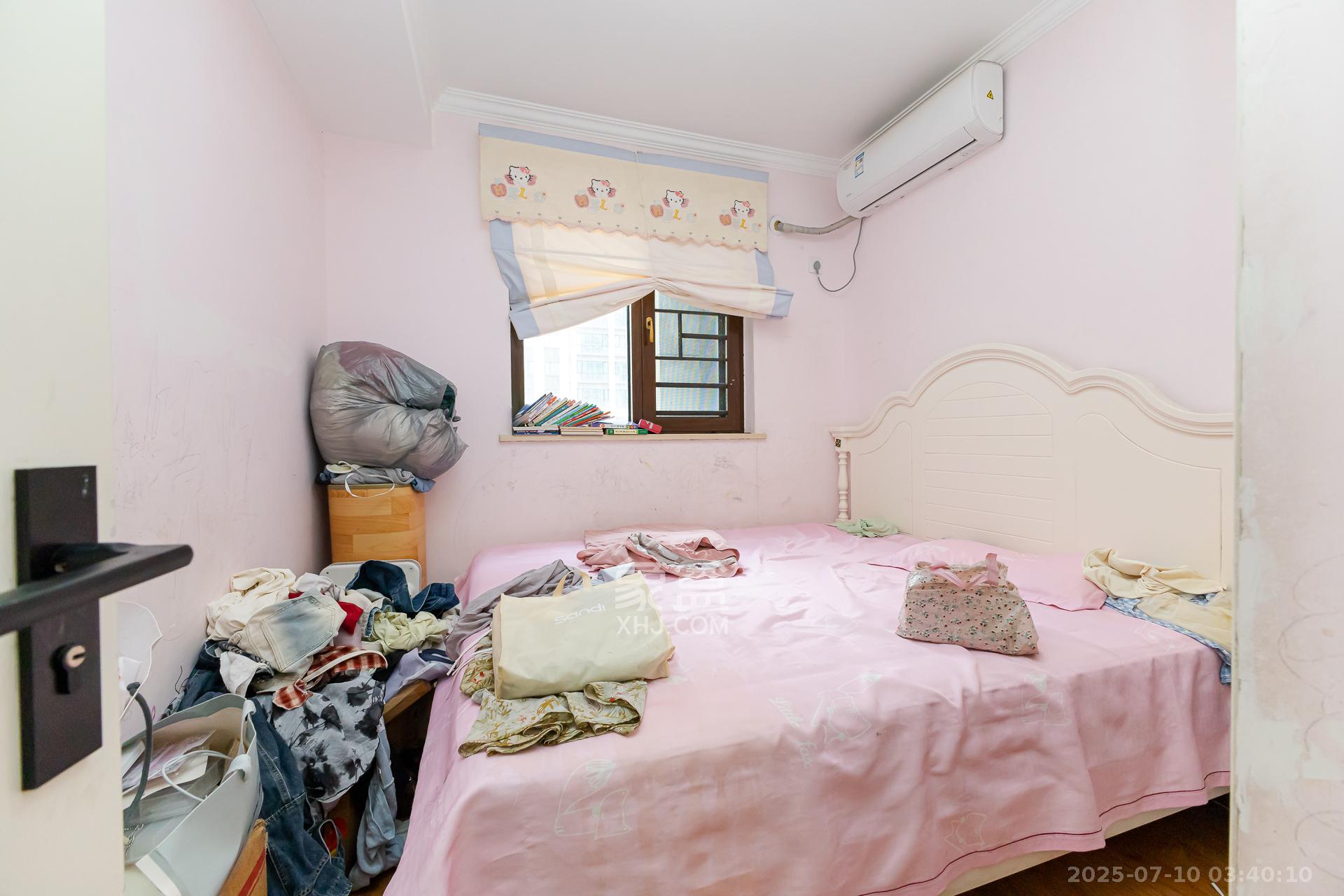 嘉宇银杉(嘉宇西苑) 3室2厅2卫 104.0万 嘉宇银杉(嘉宇西苑) 3室2厅2卫 104.0万卧室