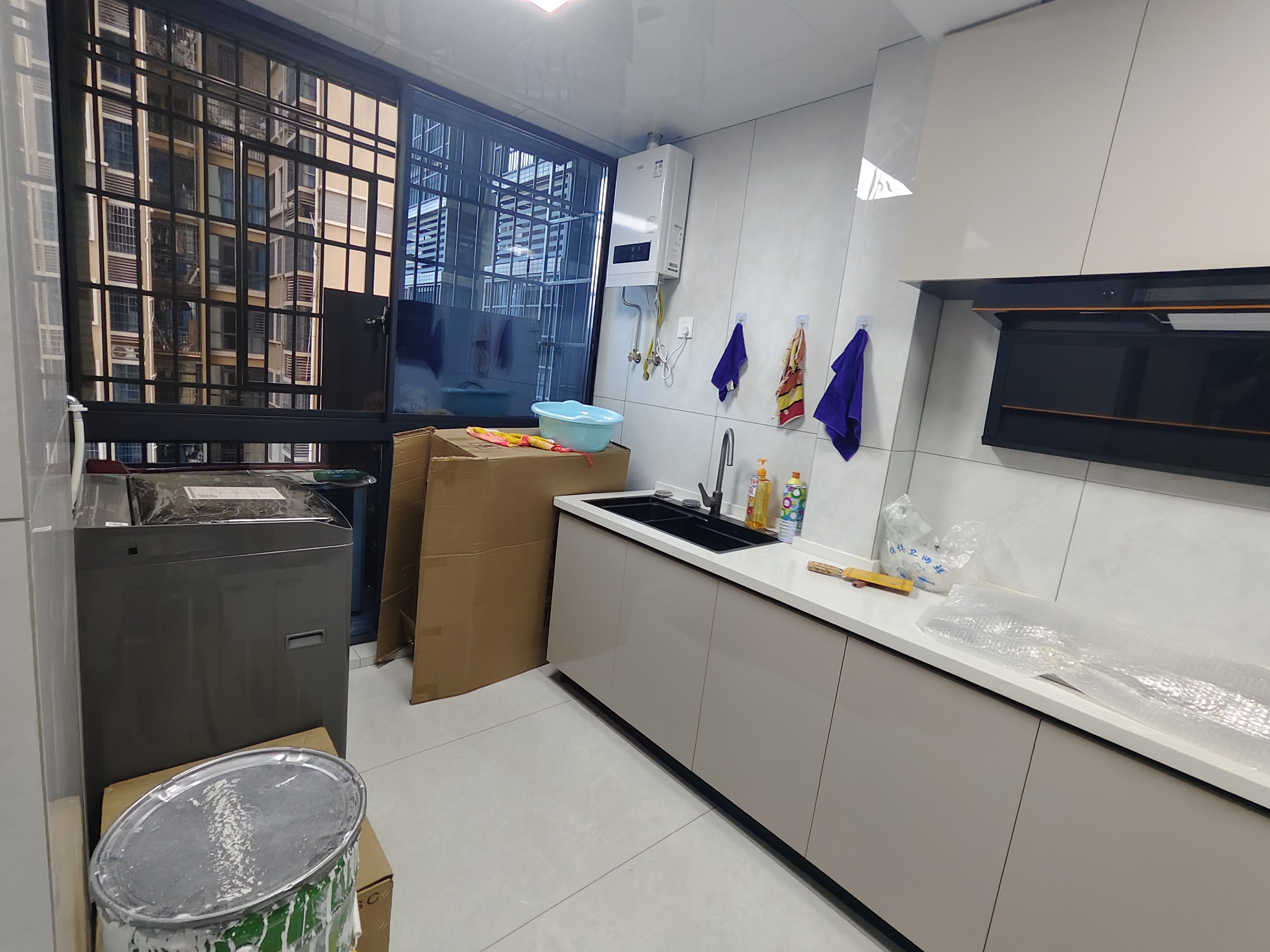 长湖峰境 3室2厅2卫 2300.0元/月 长湖峰境 3室2厅2卫 2300.0元/月室内图