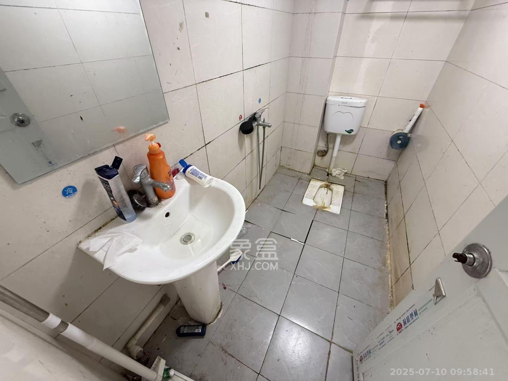 长宝1667  5室2厅2卫   4200.00元/月室内图