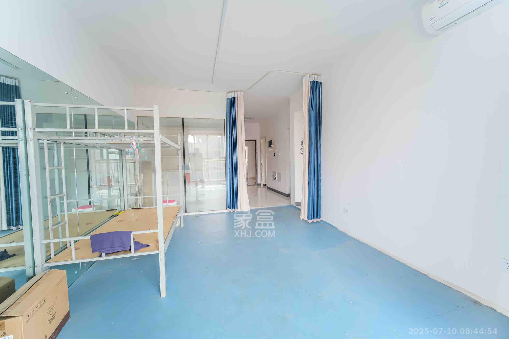 保利香槟国际 2室2厅1卫 1700.0元/月 保利香槟国际 2室2厅1卫 1700.0元/月室内图