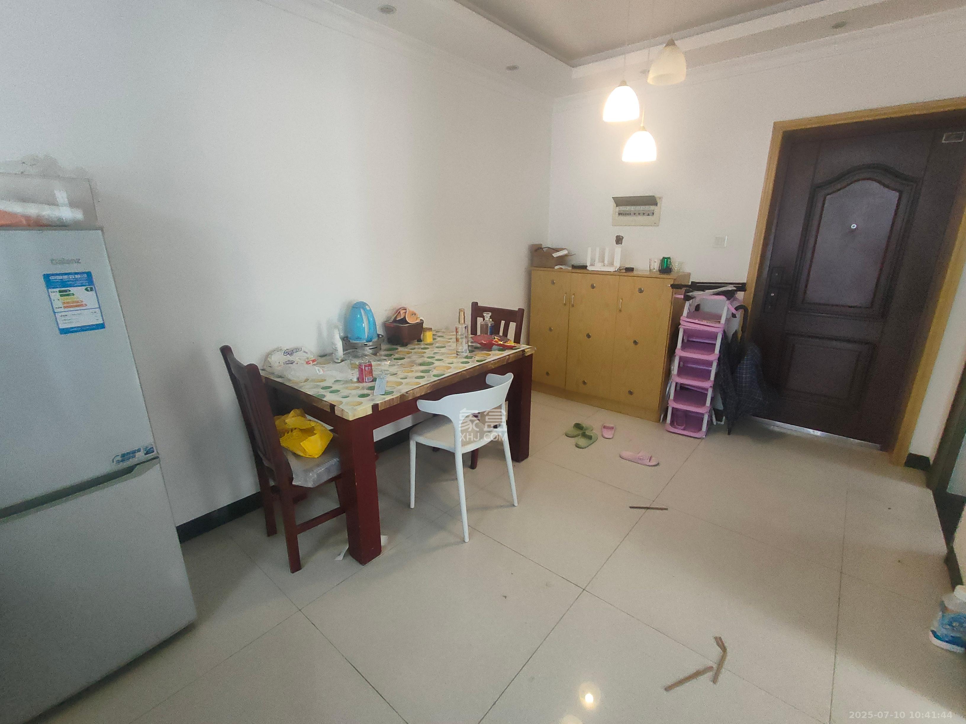骑龙安置小区  3室2厅1卫   1800.00元/月室内图