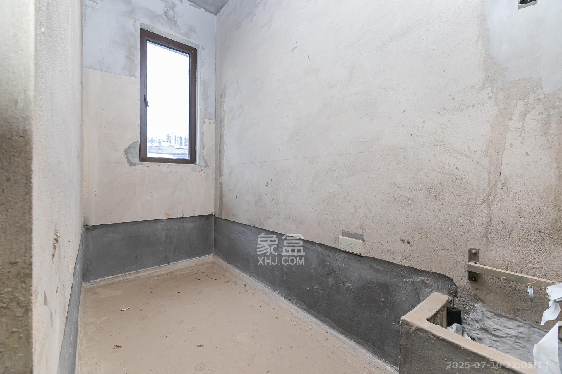 龙湖湘风原著(龙湖湘风星城) 4室2厅3卫 230.0万 龙湖湘风原著(龙湖湘风星城) 4室2厅3卫 230.0万卫生间