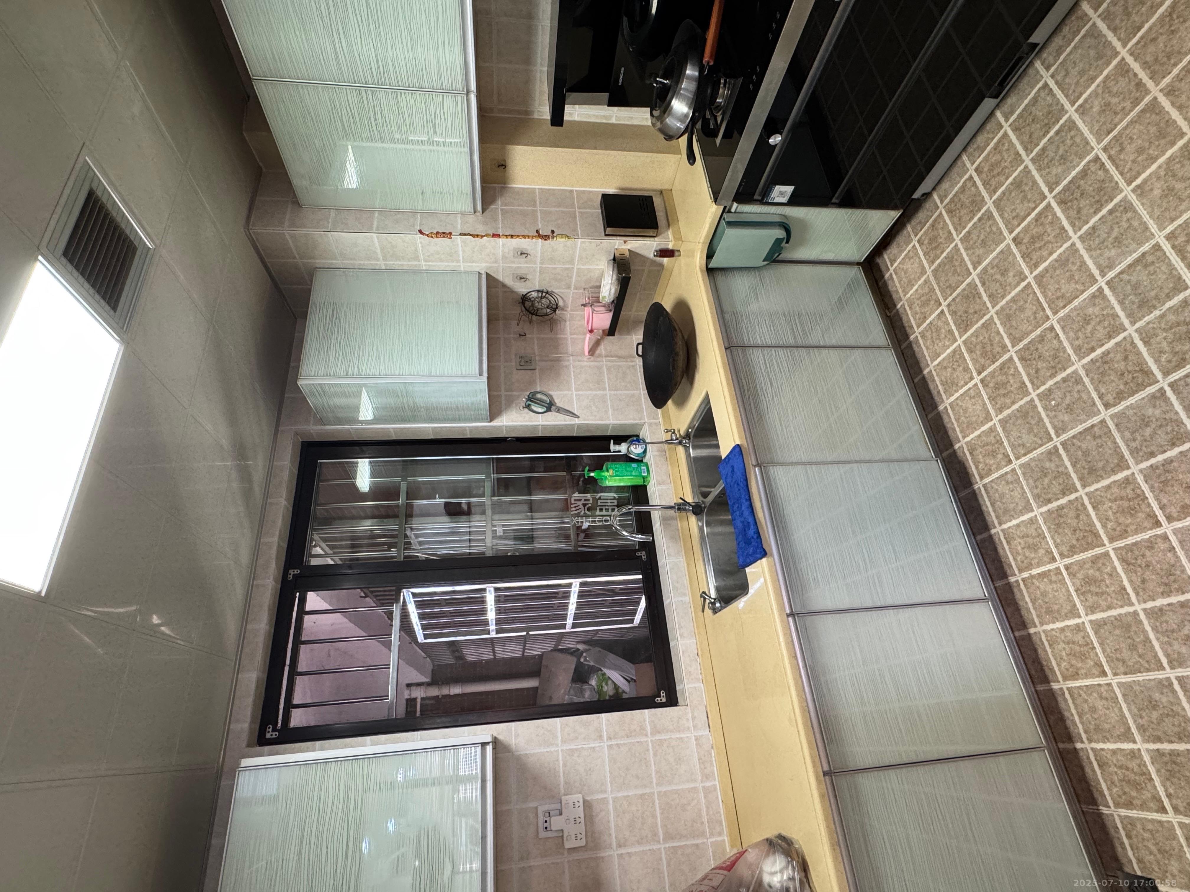 新城国际花都  3室2厅1卫   2000.00元/月室内图