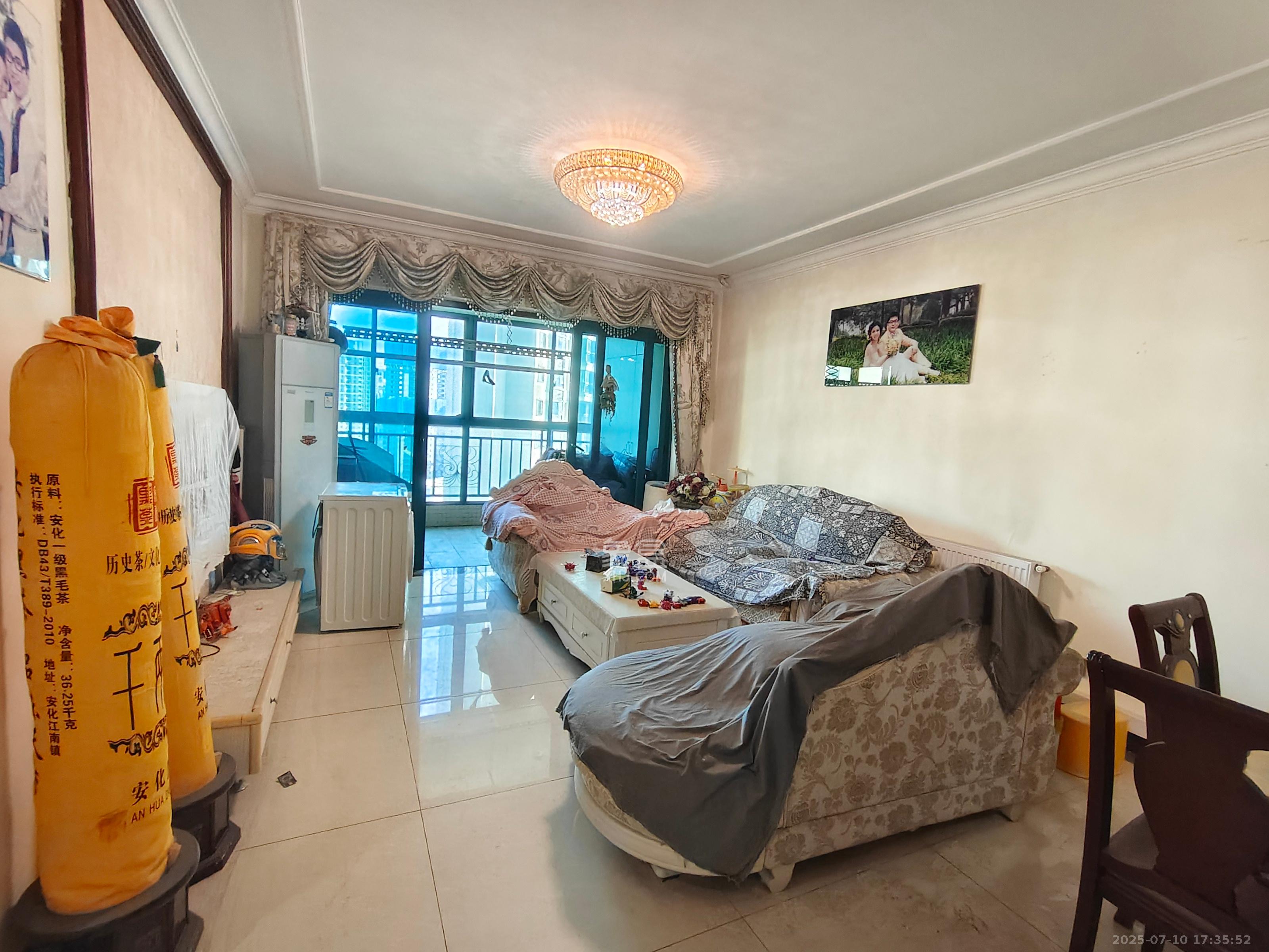 恒大雅苑 3室2厅1卫 2800.0元/月 恒大雅苑 3室2厅1卫 2800.0元/月室内图