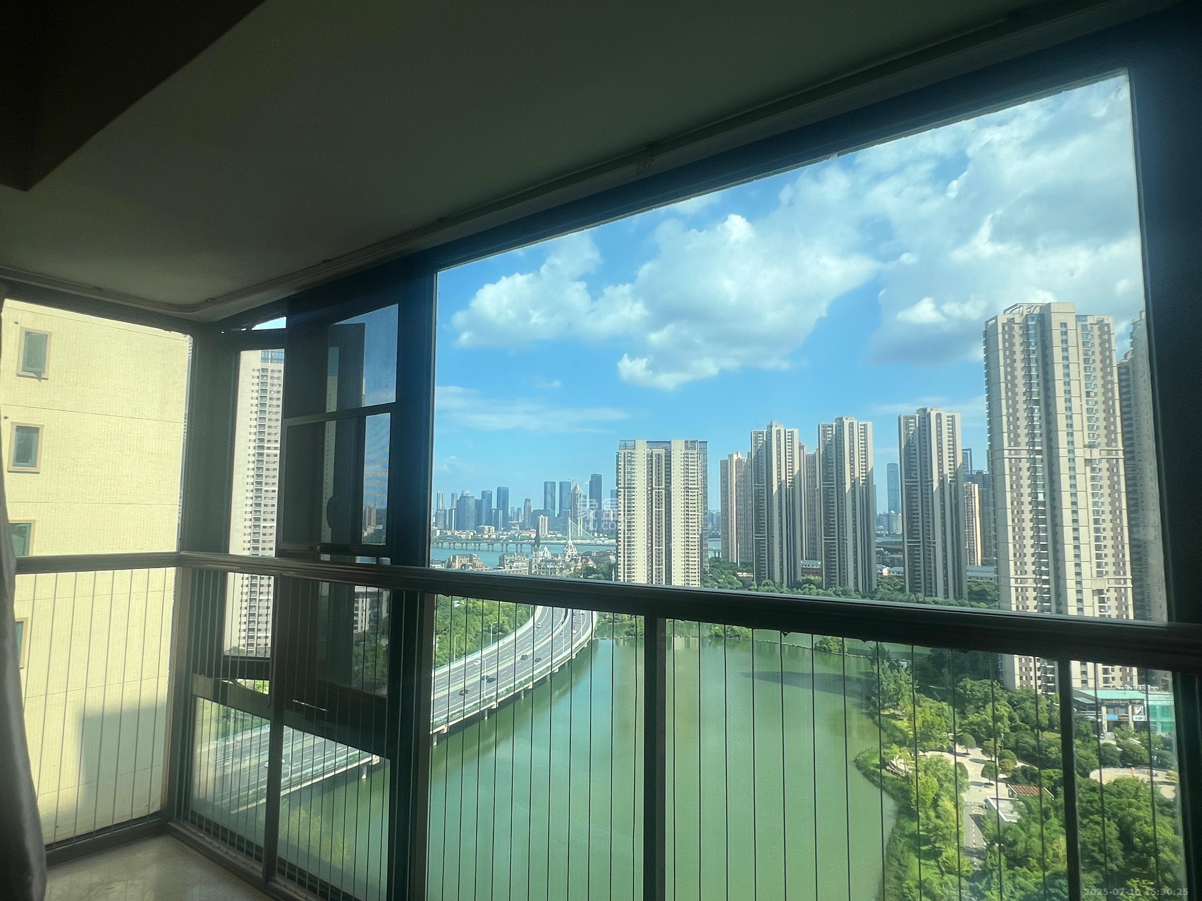 恒大御景湾  4室2厅2卫   3500.00元/月室内图