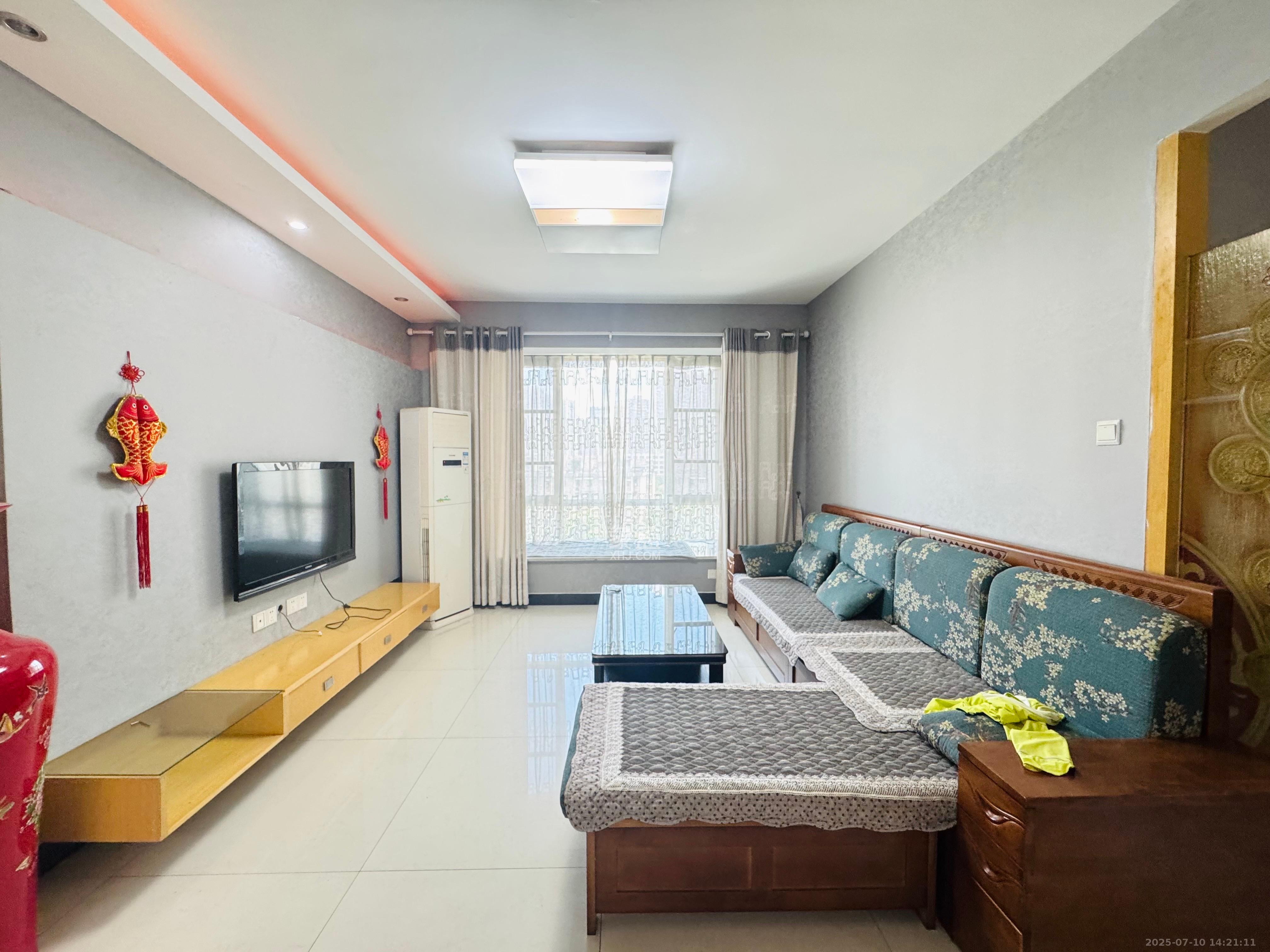 新城新世界一二三期 3室2厅1卫 2400.0元/月 新城新世界一二三期 3室2厅1卫 2400.0元/月室内图