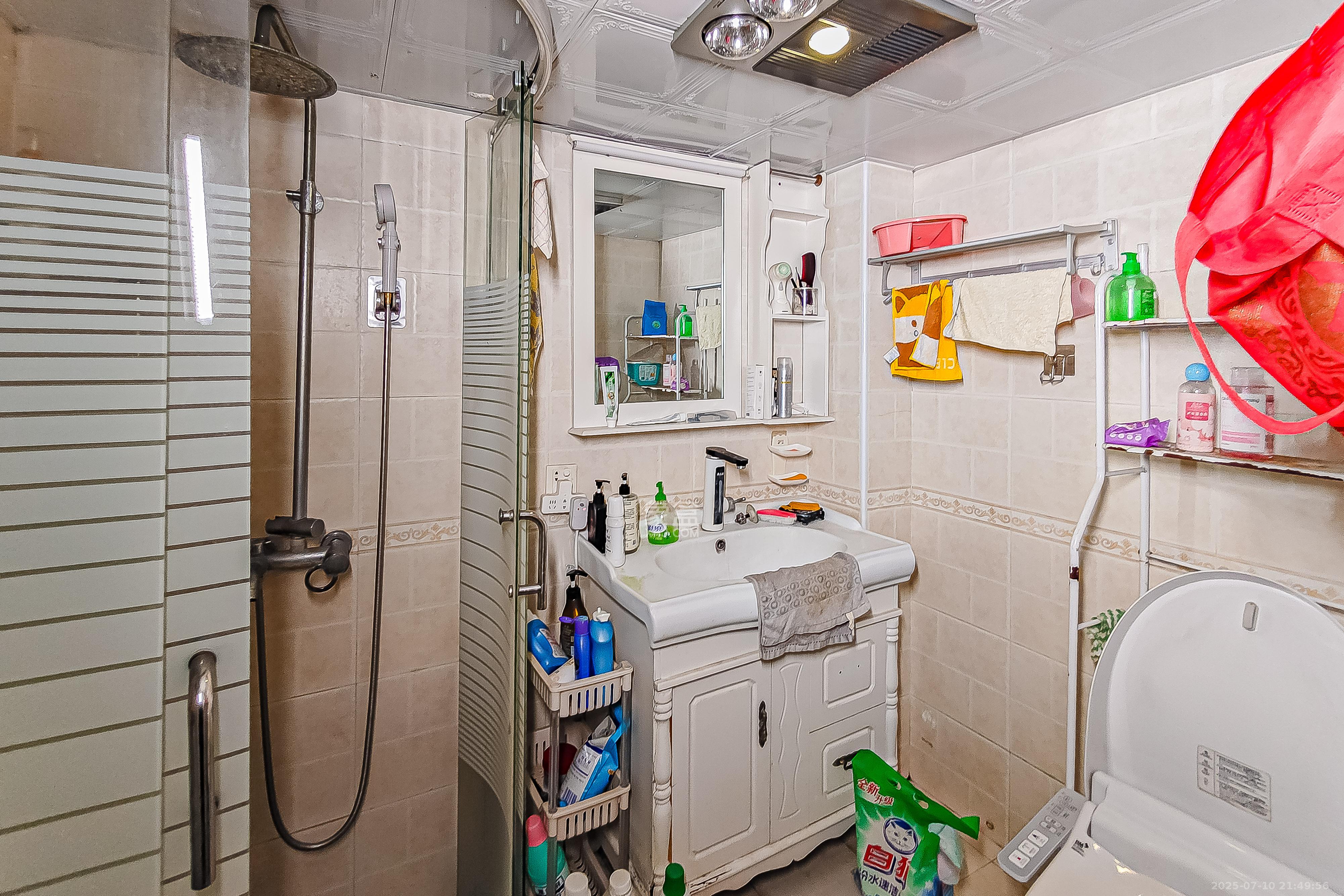 桔园小区1-8片 2室2厅1卫 61.0万 桔园小区1-8片 2室2厅1卫 61.0万卫生间