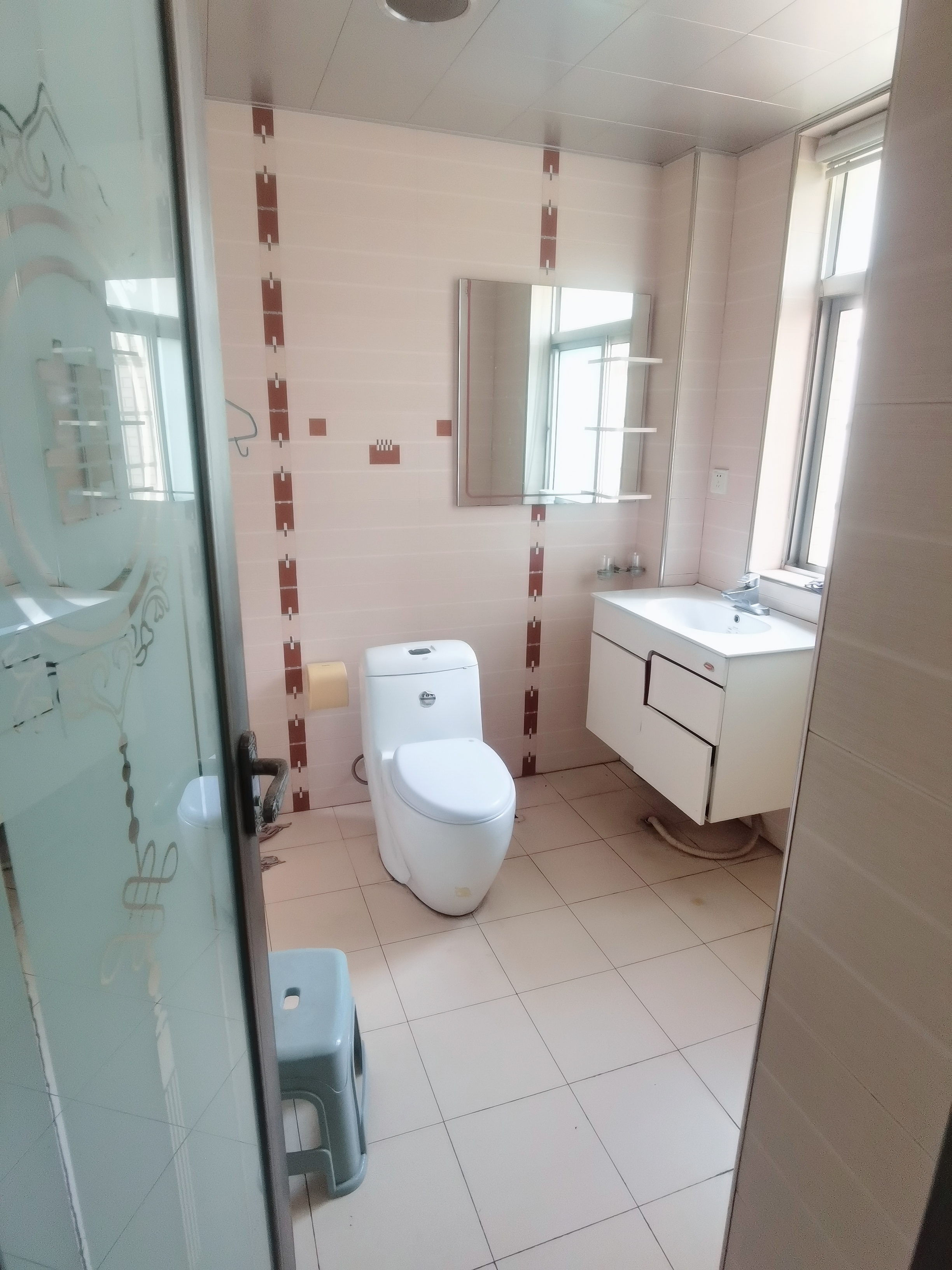 春晓小区  3室2厅2卫   1400.00元/月室内图