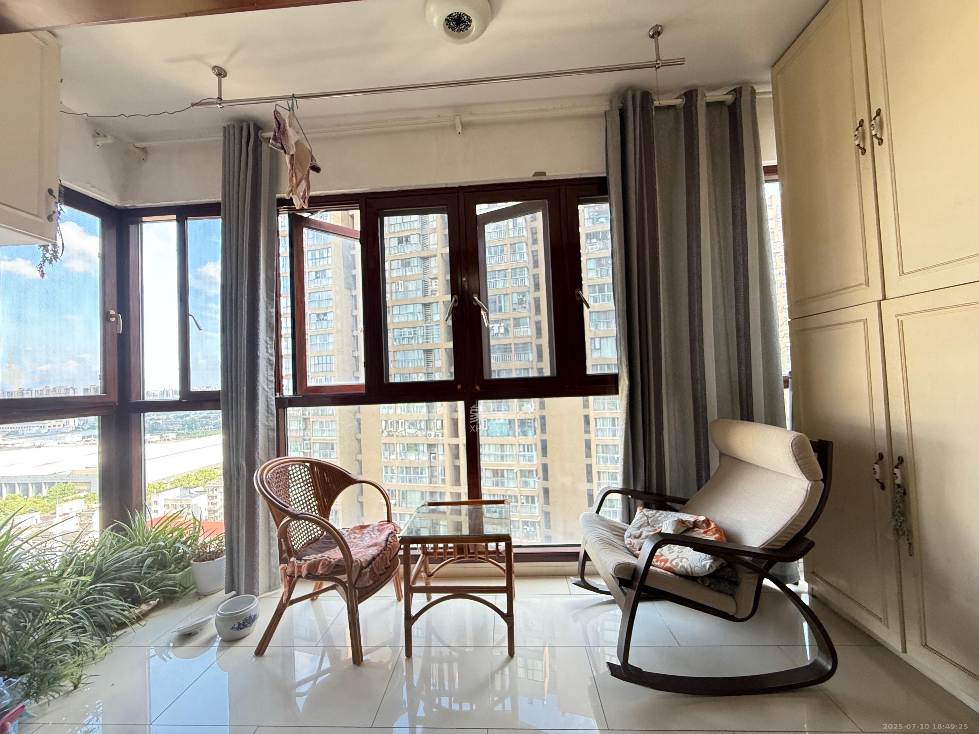 万博汇  3室2厅1卫    4200.0元/月室内图