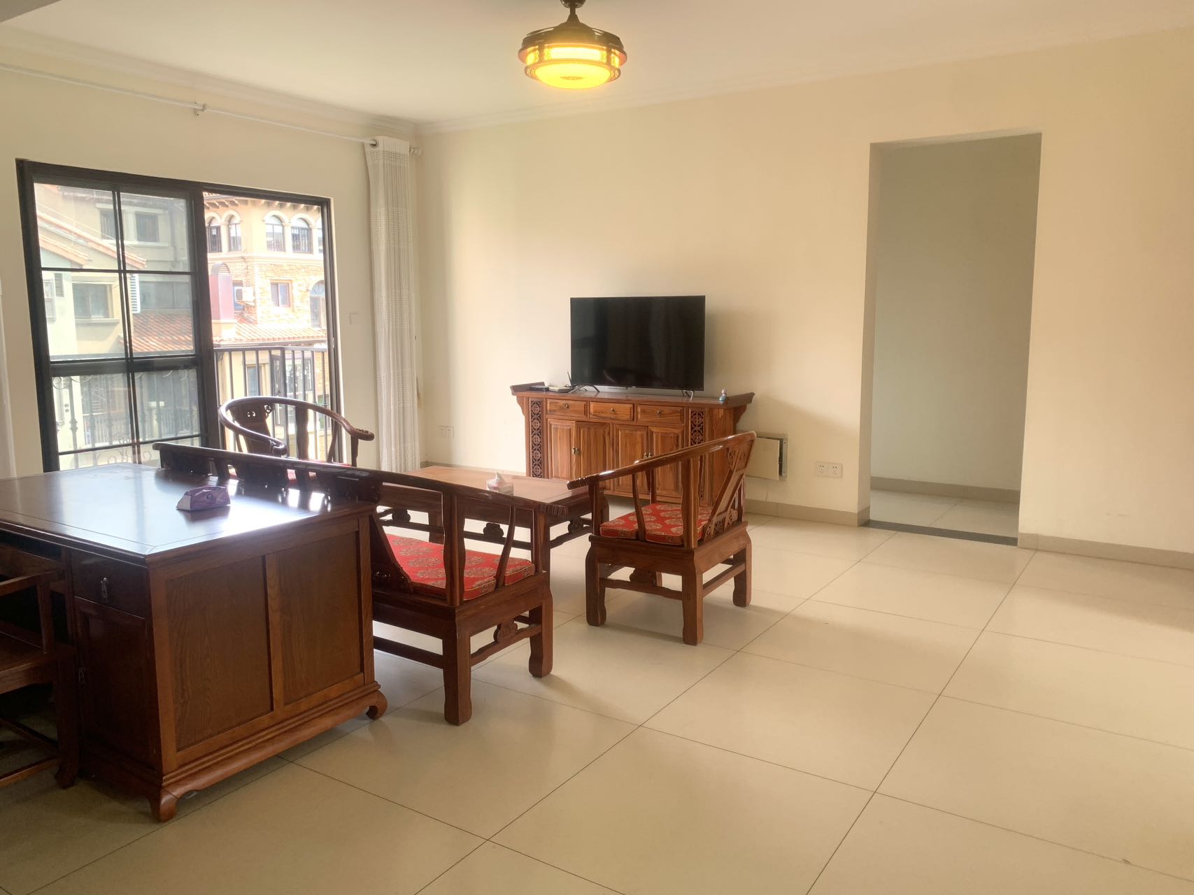 美林谷  2室2厅1卫    350.0万 美林谷  2室2厅1卫    350.0万客厅