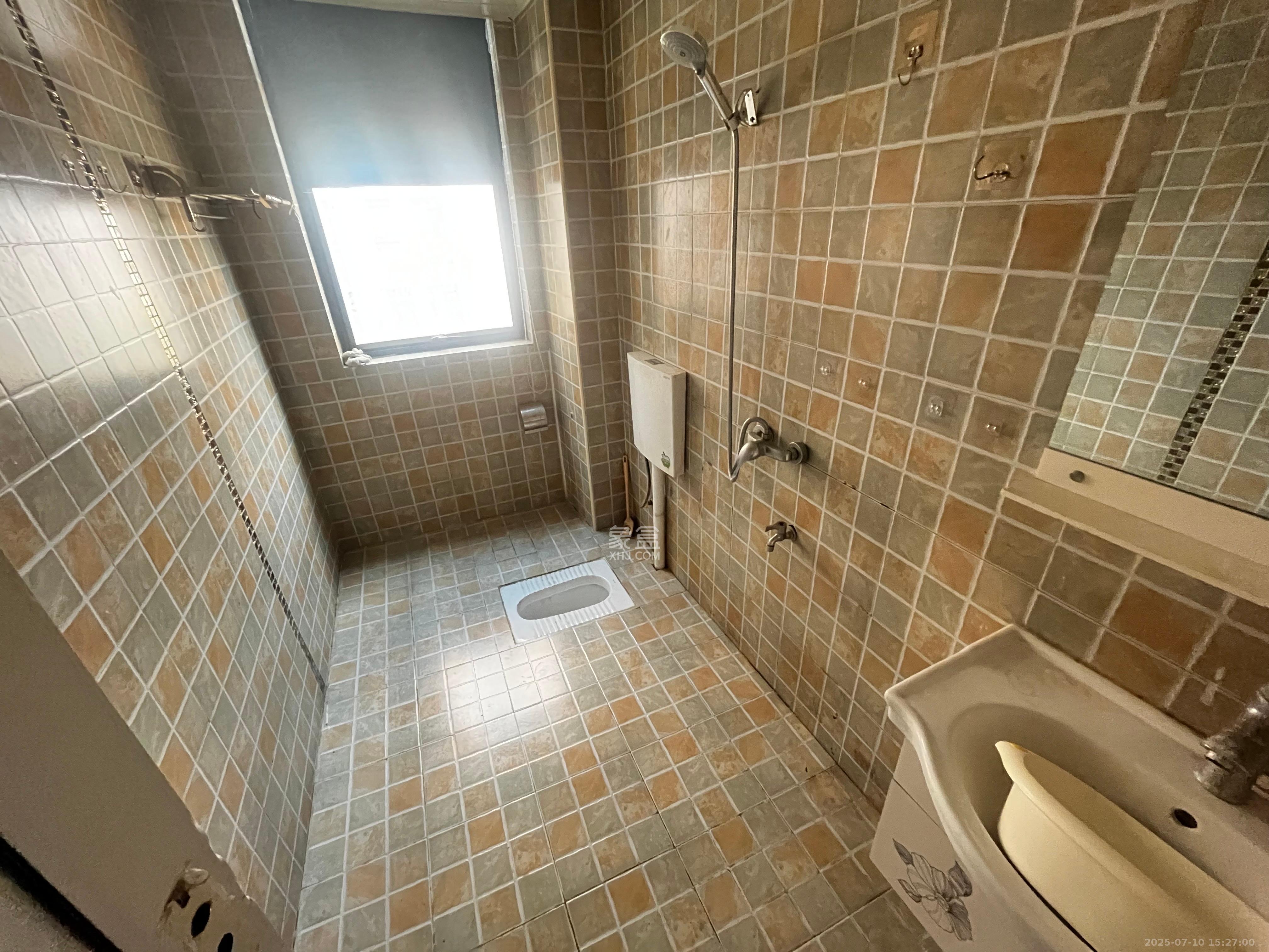 天元涉外景园B区 3室2厅1卫 2600.0元/月 天元涉外景园B区 3室2厅1卫 2600.0元/月室内图