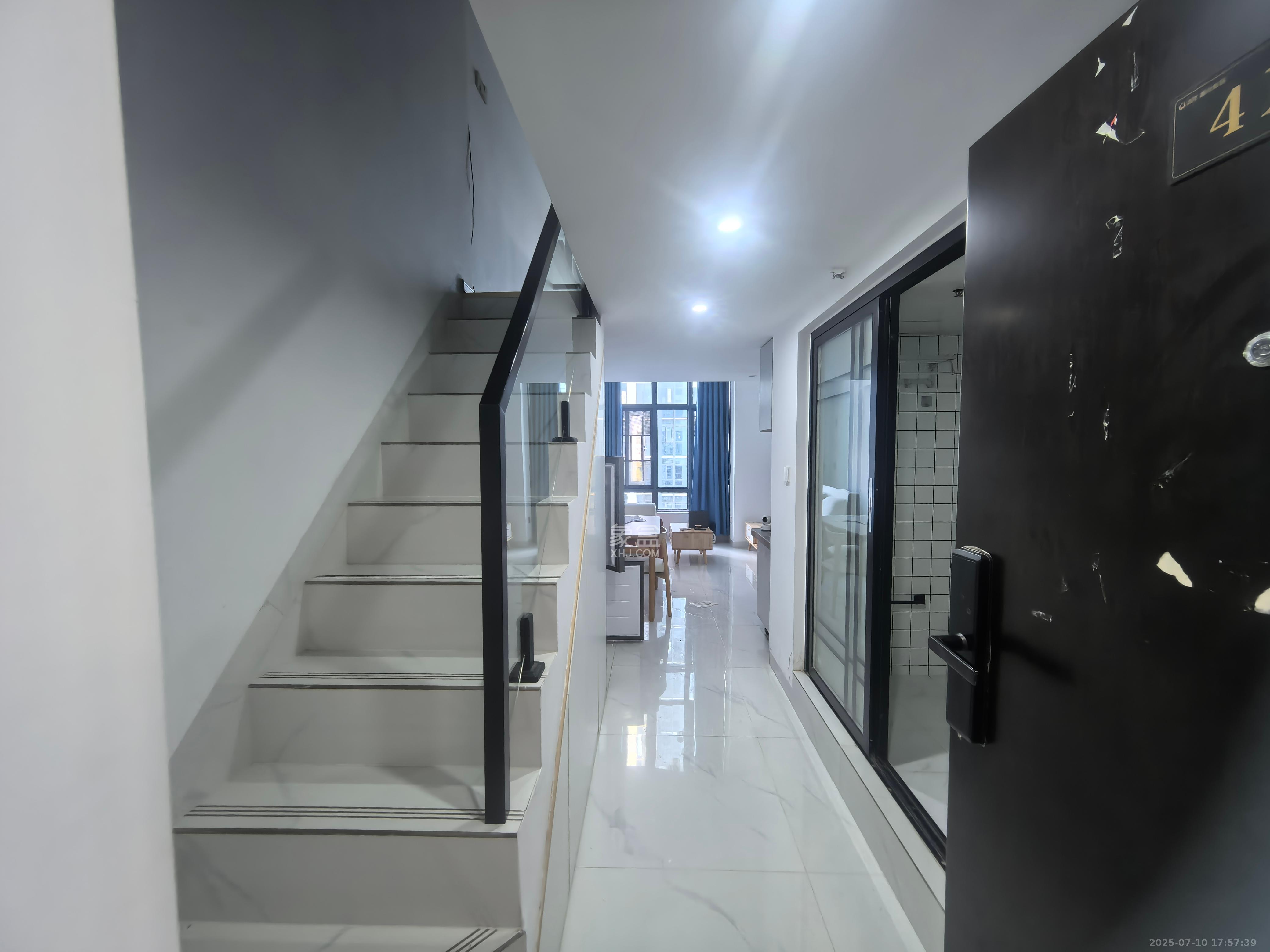 清控湖山雅居北区 1室1厅1卫 1700.0元/月 清控湖山雅居北区 1室1厅1卫 1700.0元/月室内图