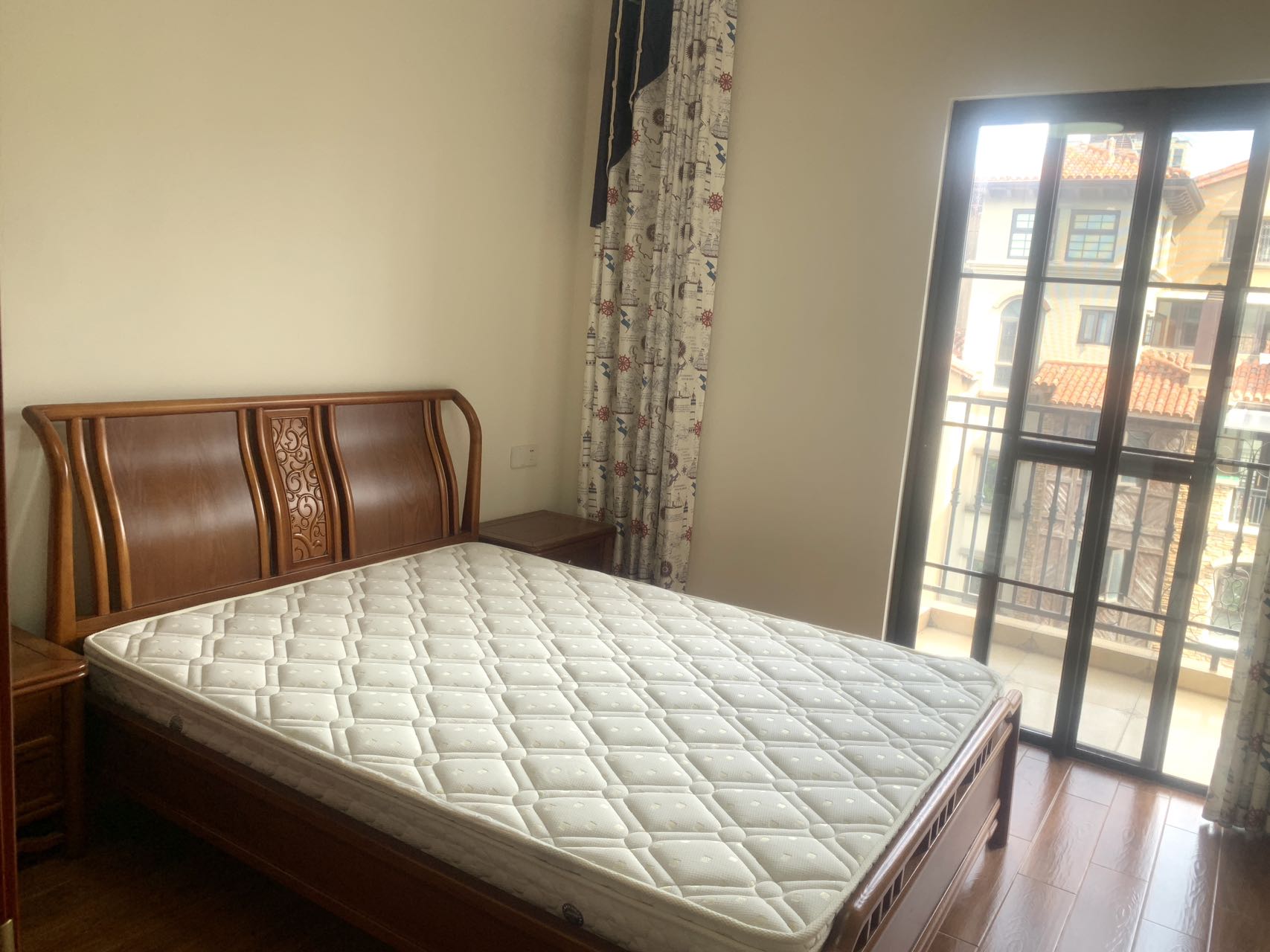 美林谷  2室2厅1卫    350.0万 美林谷  2室2厅1卫    350.0万客厅