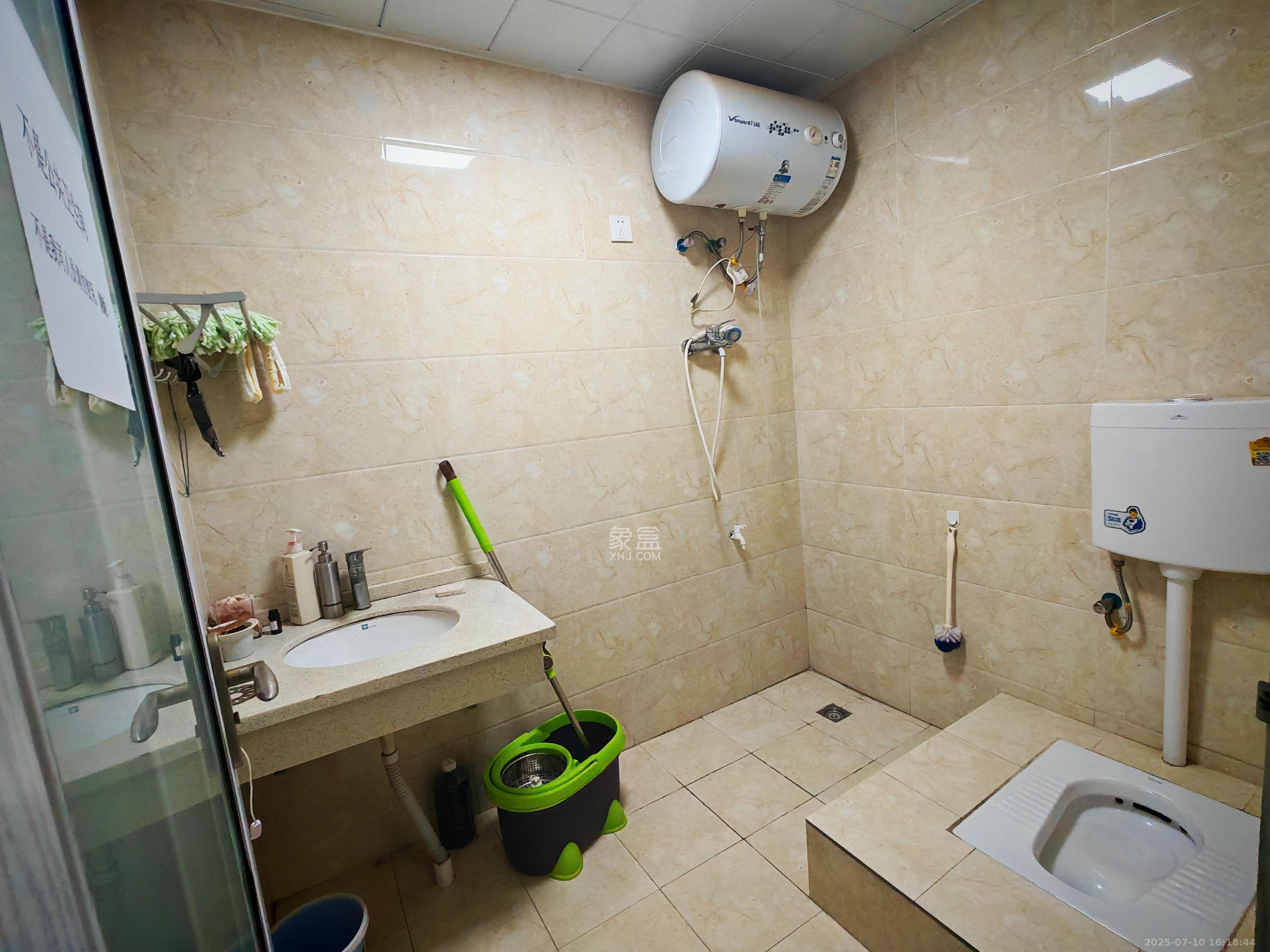 湘诚德峰小区A区 1室0厅0卫 1500.0元/月 湘诚德峰小区A区 1室0厅0卫 1500.0元/月室内图