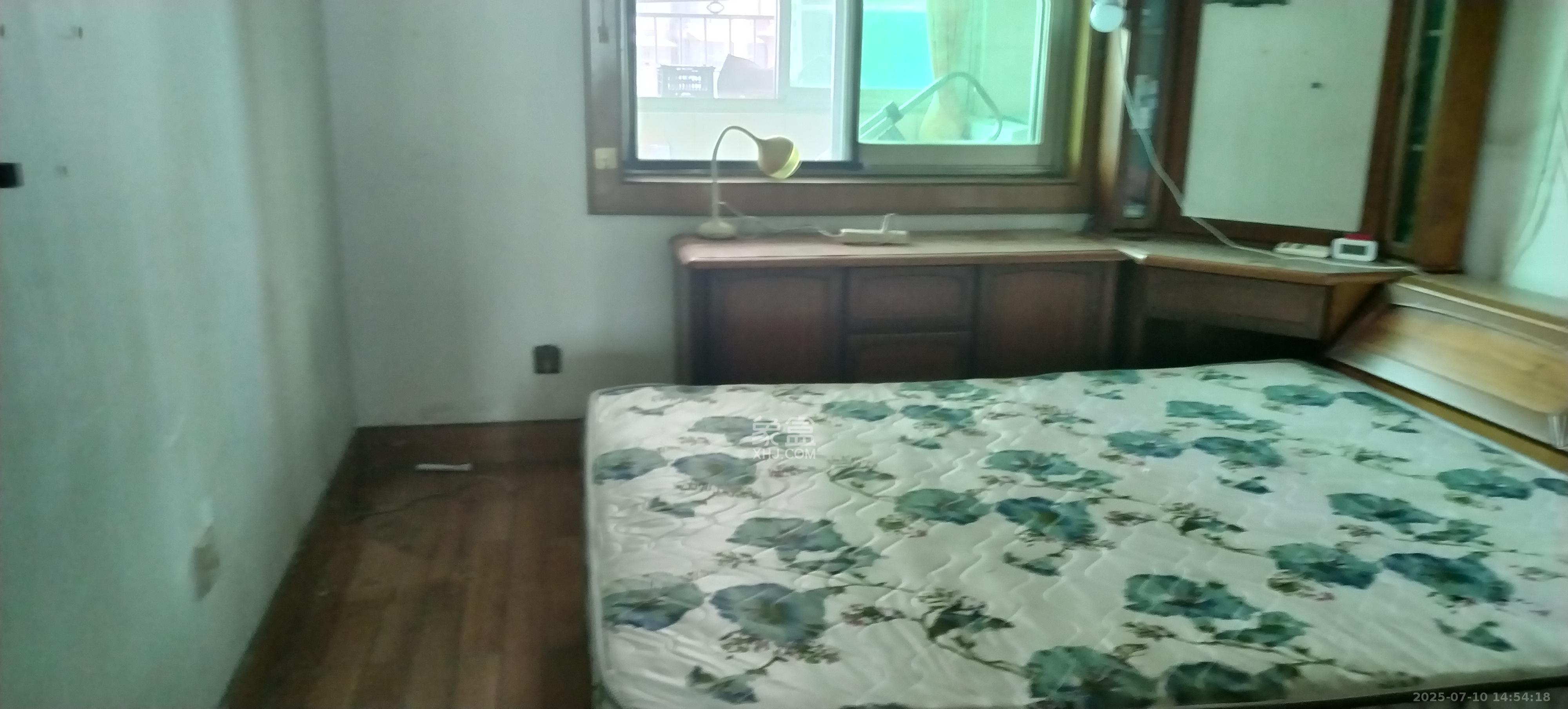 铁四院 2室2厅1卫 1400.0元/月 铁四院 2室2厅1卫 1400.0元/月室内图