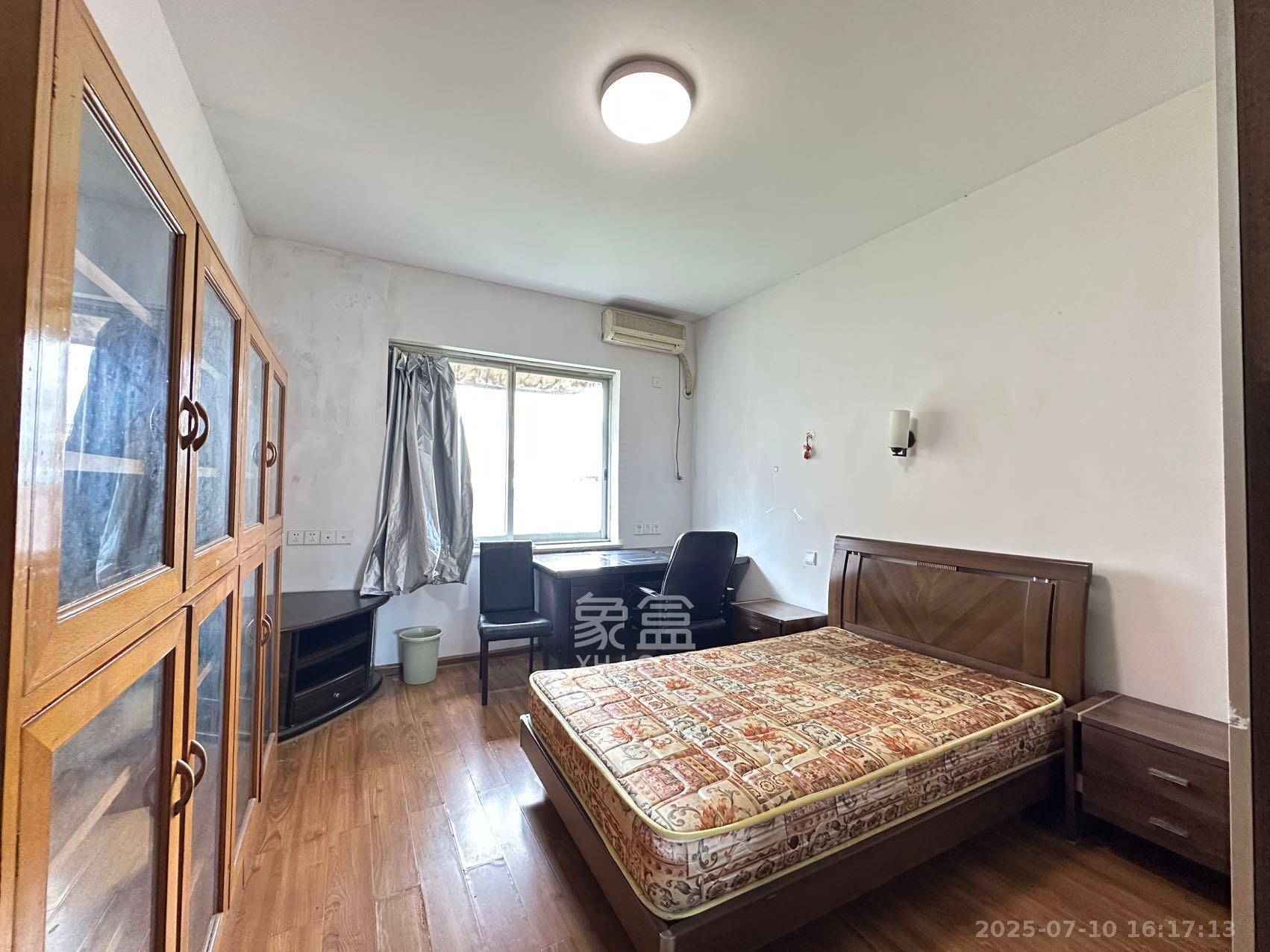 市总工会宿舍(司马里36号) 3室2厅1卫 1700.0元/月 市总工会宿舍(司马里36号) 3室2厅1卫 1700.0元/月室内图