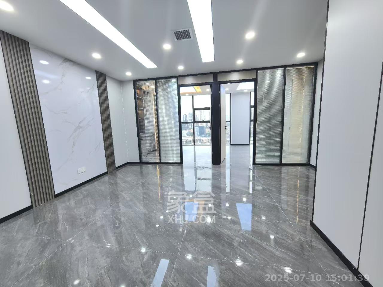 万坤图财富广场  2室1厅1卫   4500.00元/月室内图