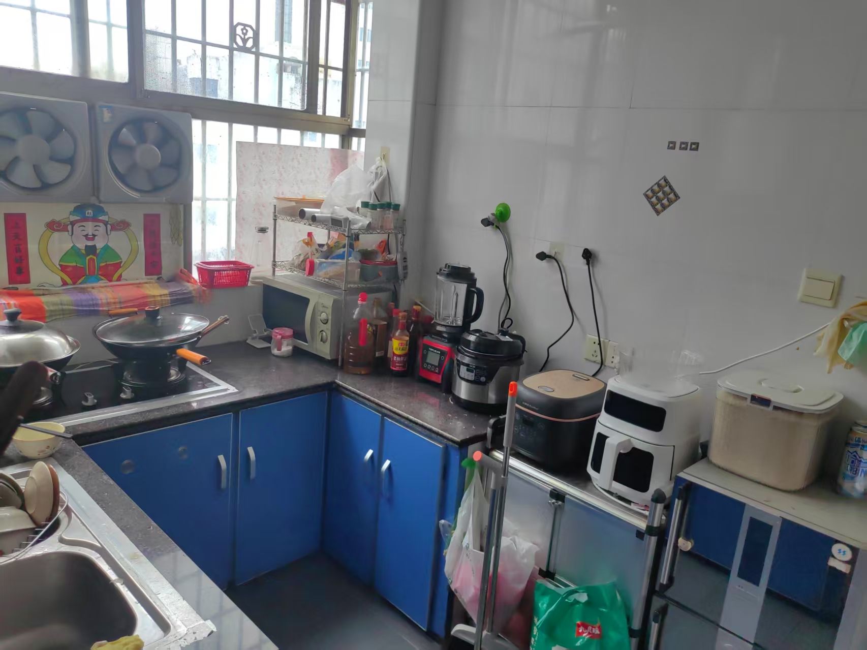 网点公司 3室2厅1卫 29.8万 网点公司 3室2厅1卫 29.8万客厅