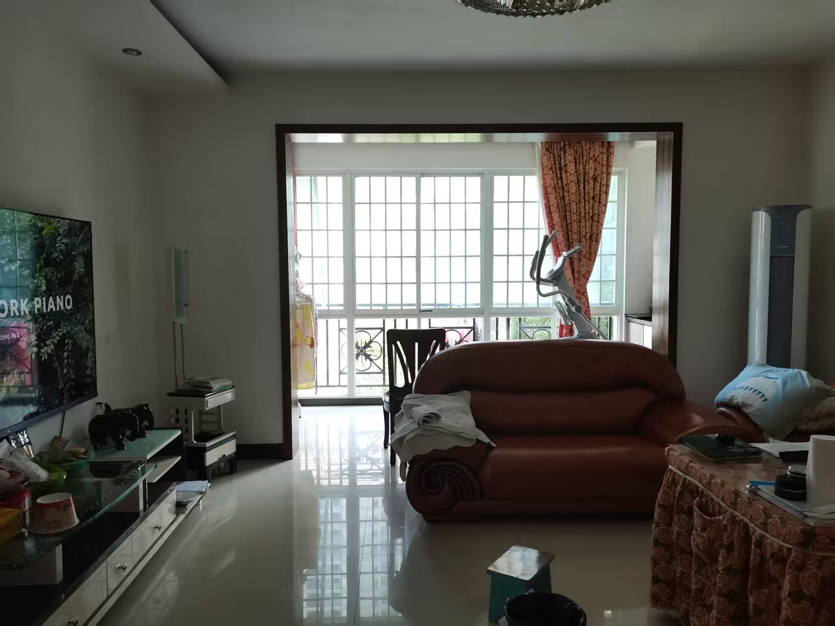 铂金玫瑰园  1室0厅0卫    45.8万 铂金玫瑰园  1室0厅0卫    45.8万客厅