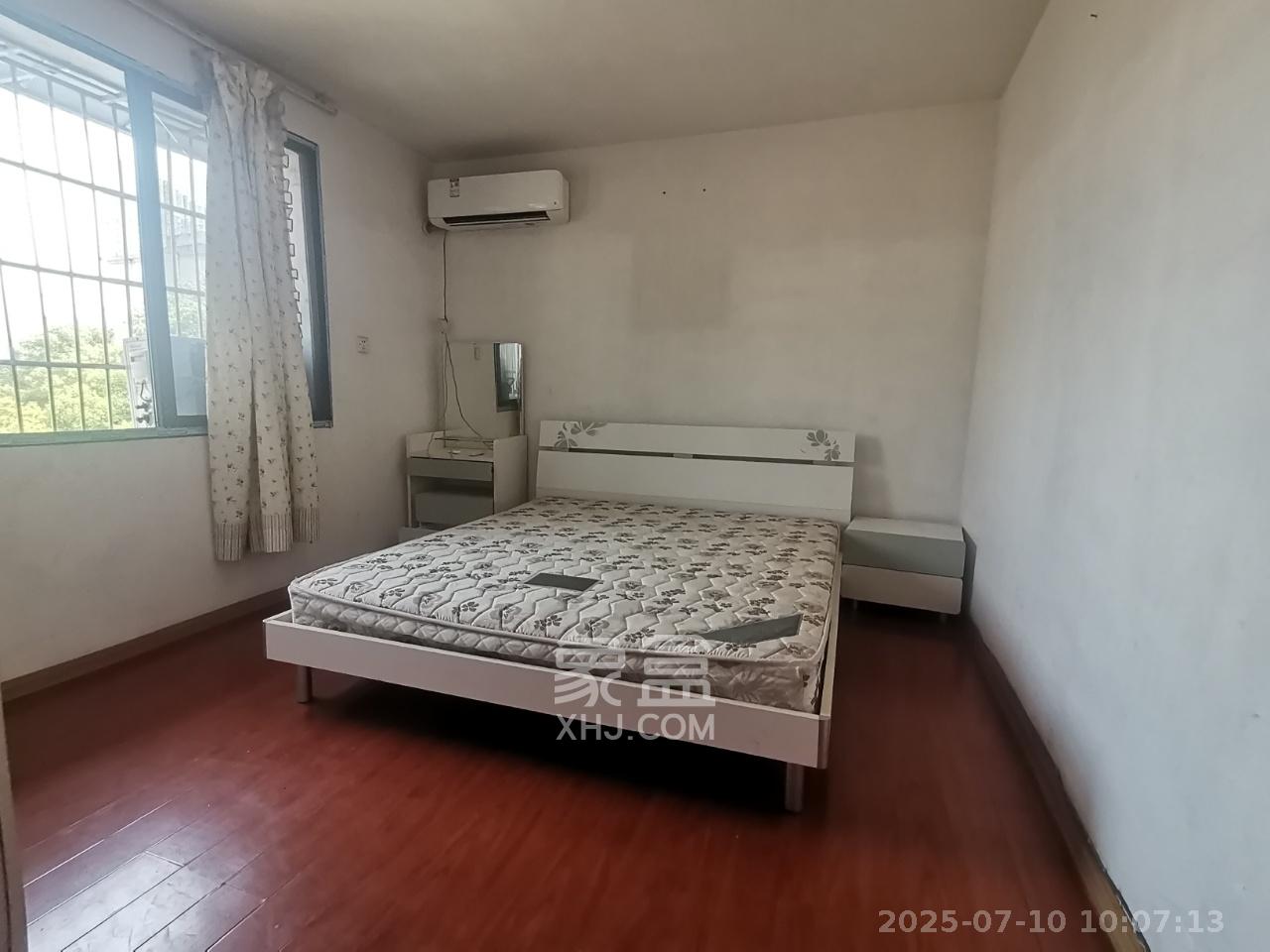 安居楼  1室1厅1卫   1200.00元/月室内图