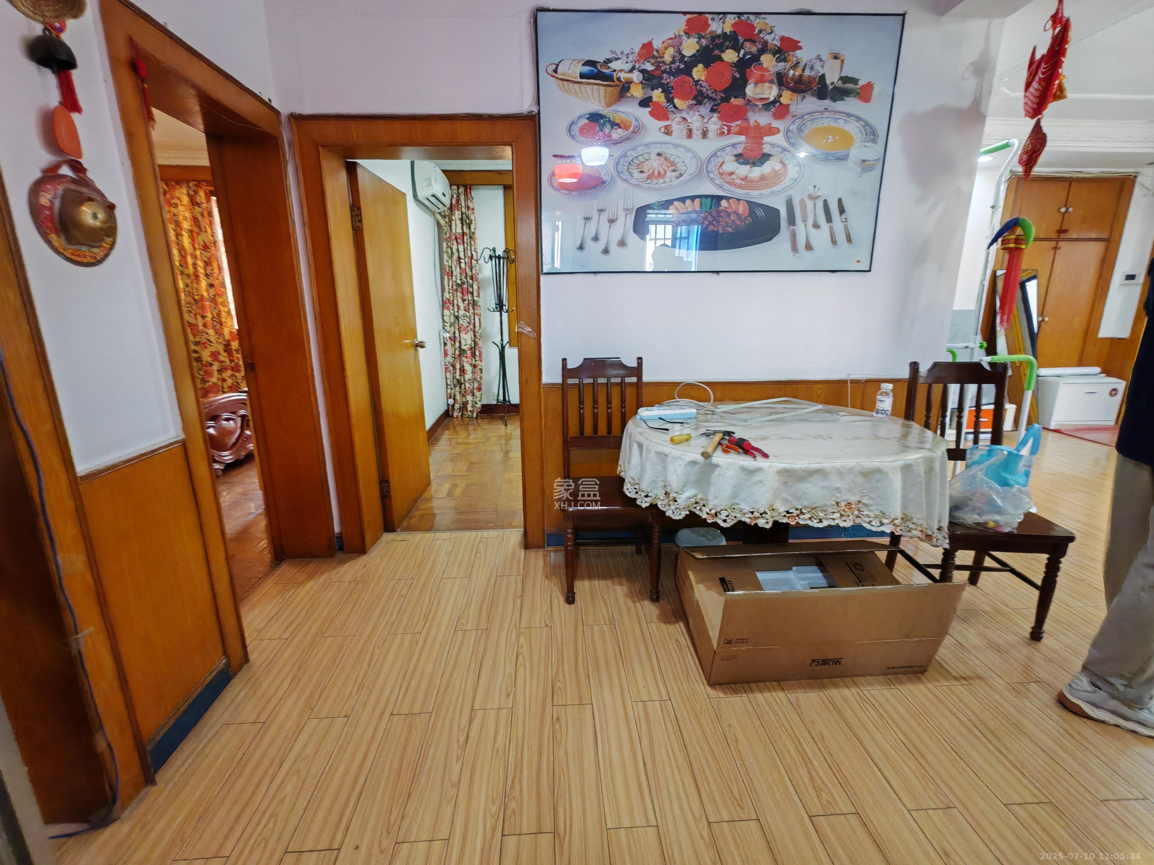 群芳园  3室2厅1卫   2300.00元/月室内图