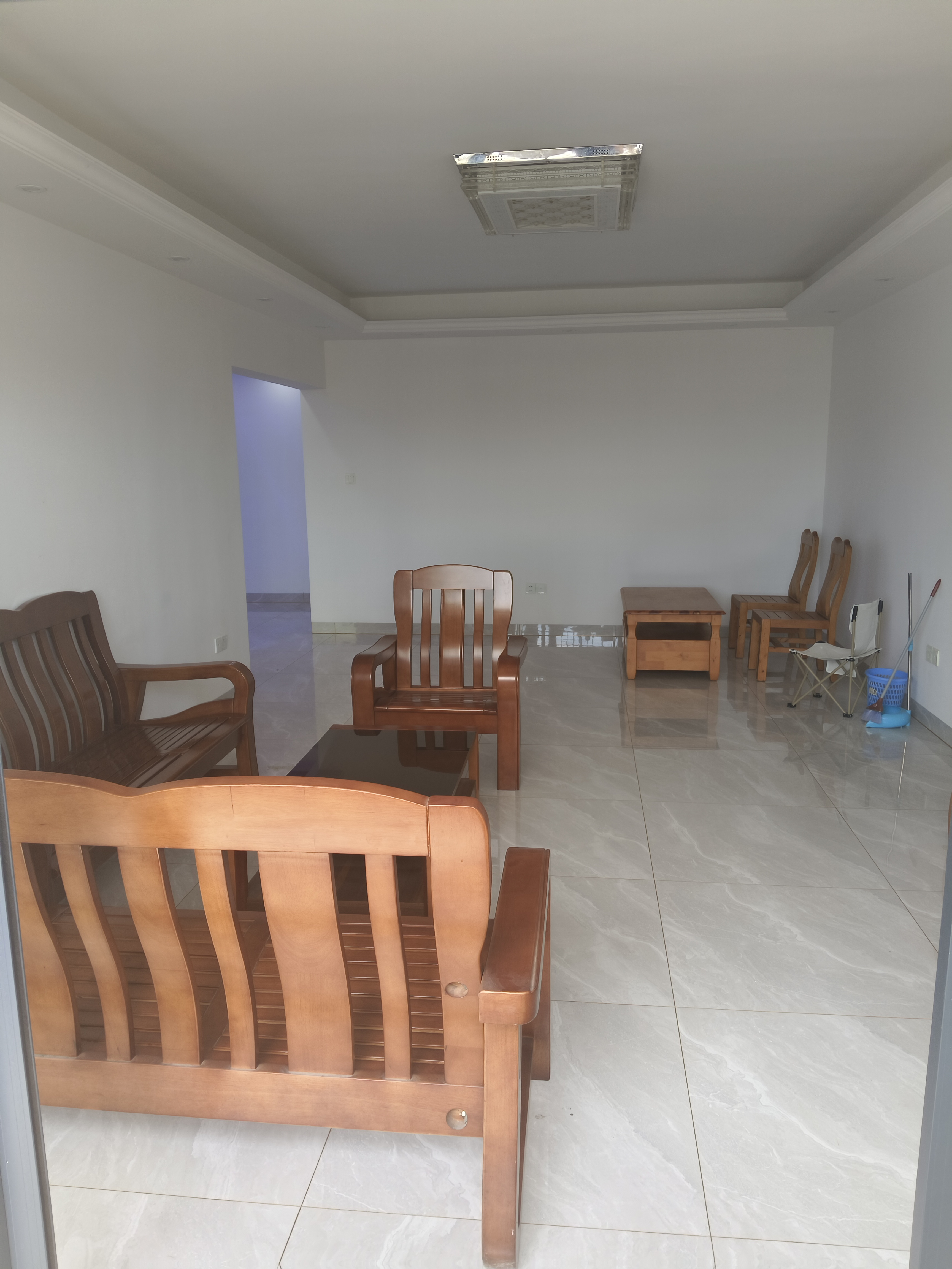 首力大厦 3室2厅2卫 3500.0元/月 首力大厦 3室2厅2卫 3500.0元/月室内图