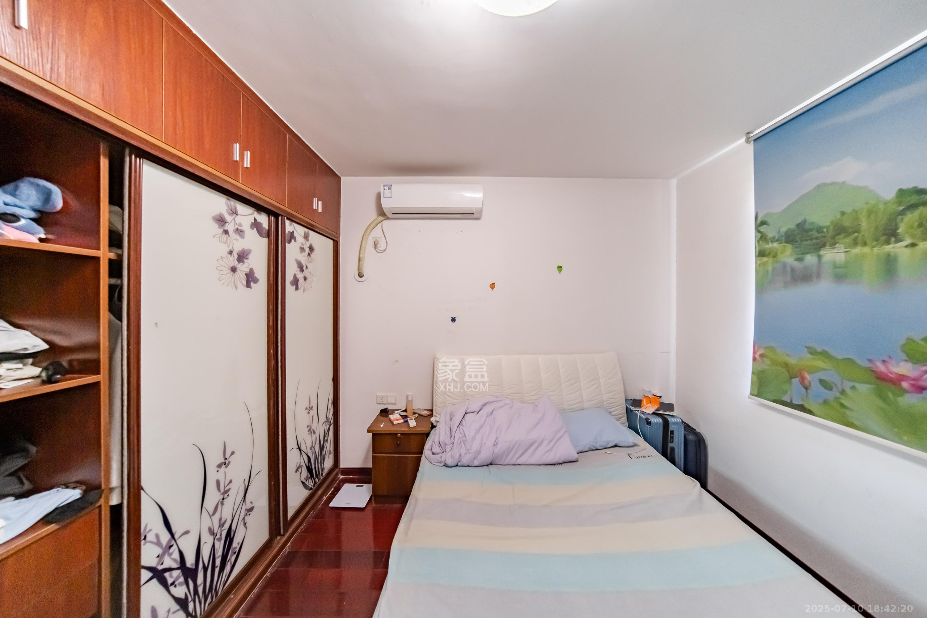 诚兴园 2室2厅1卫 56.0万 诚兴园 2室2厅1卫 56.0万卧室