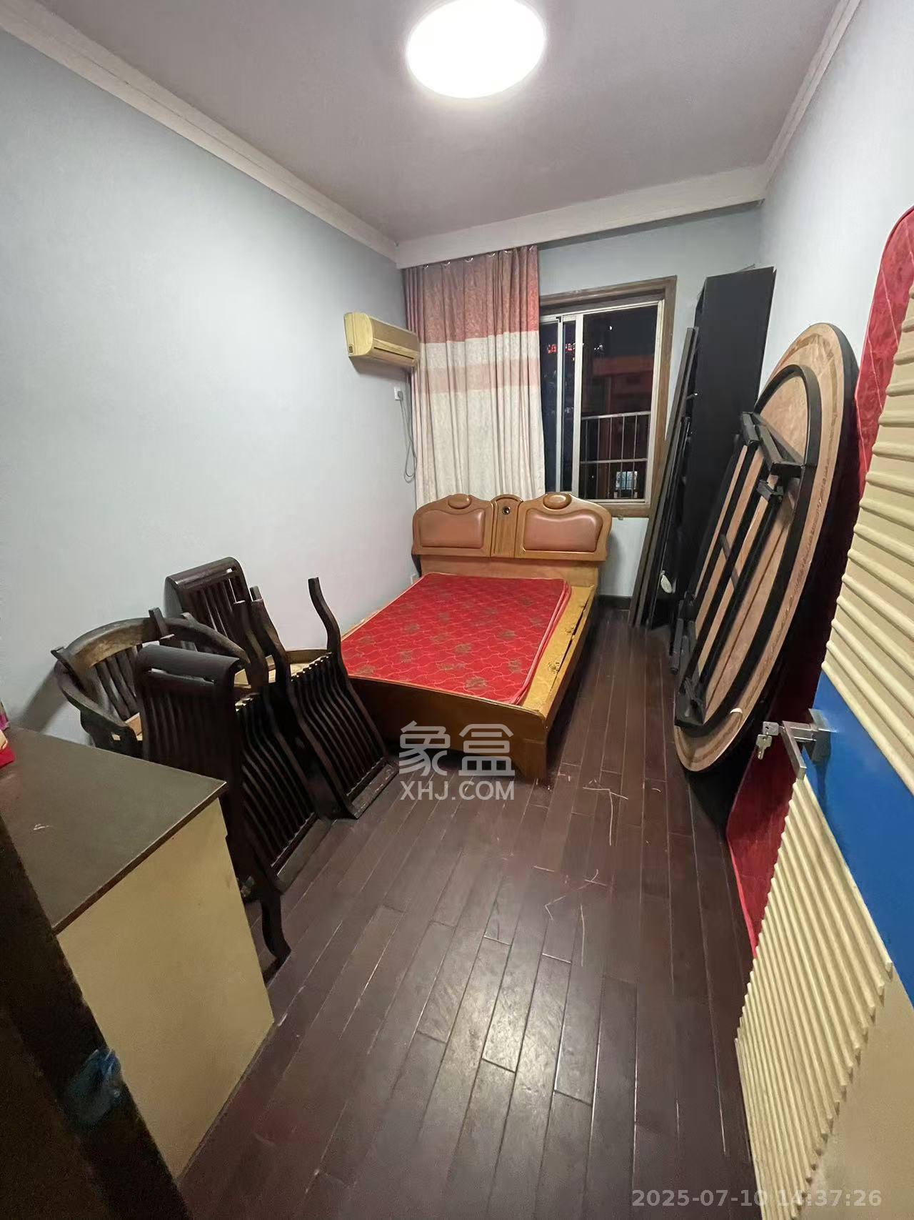 岳麓区教师村 3室2厅2卫 2600.0元/月 岳麓区教师村 3室2厅2卫 2600.0元/月室内图