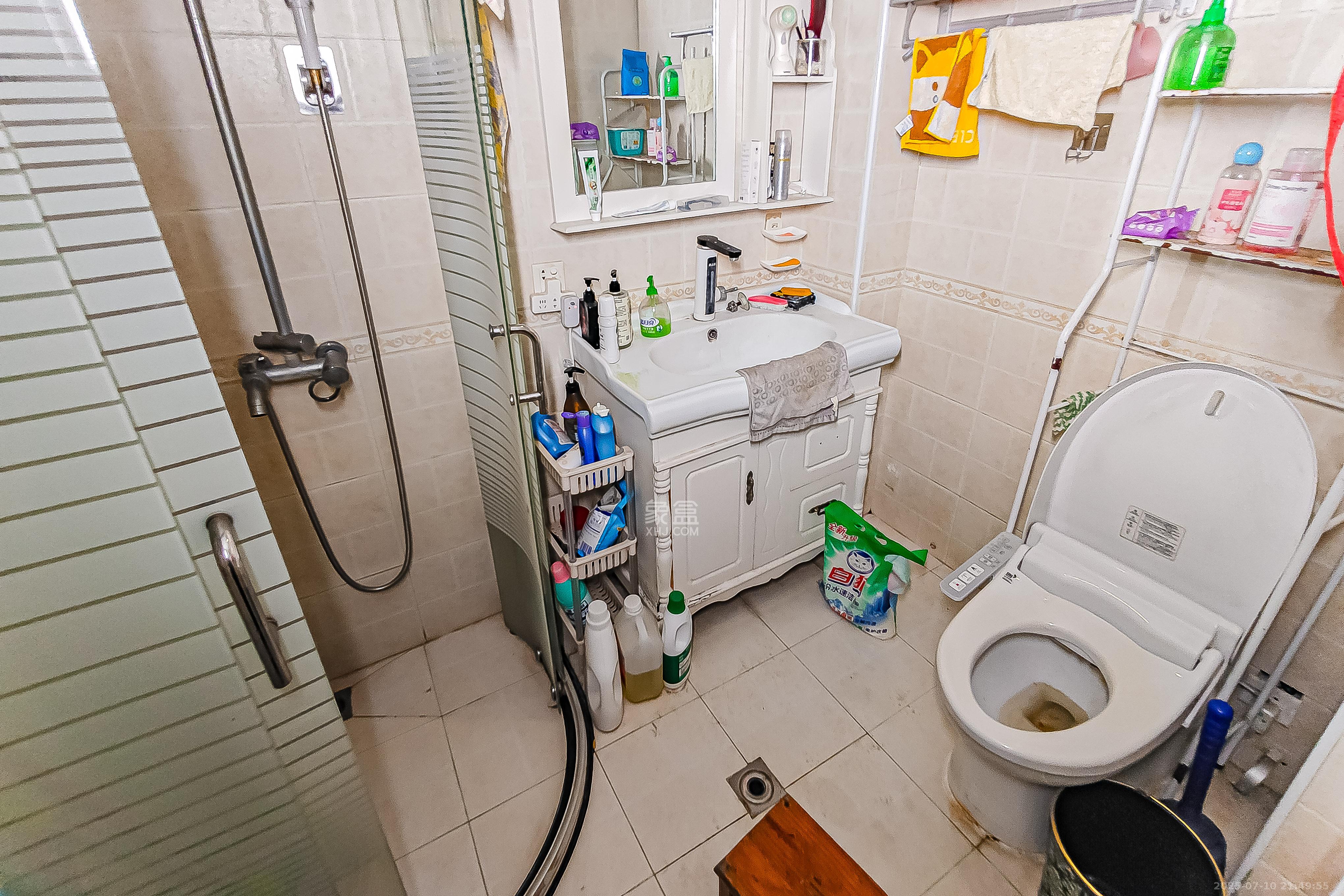 桔园小区1-8片 2室2厅1卫 61.0万 桔园小区1-8片 2室2厅1卫 61.0万卫生间