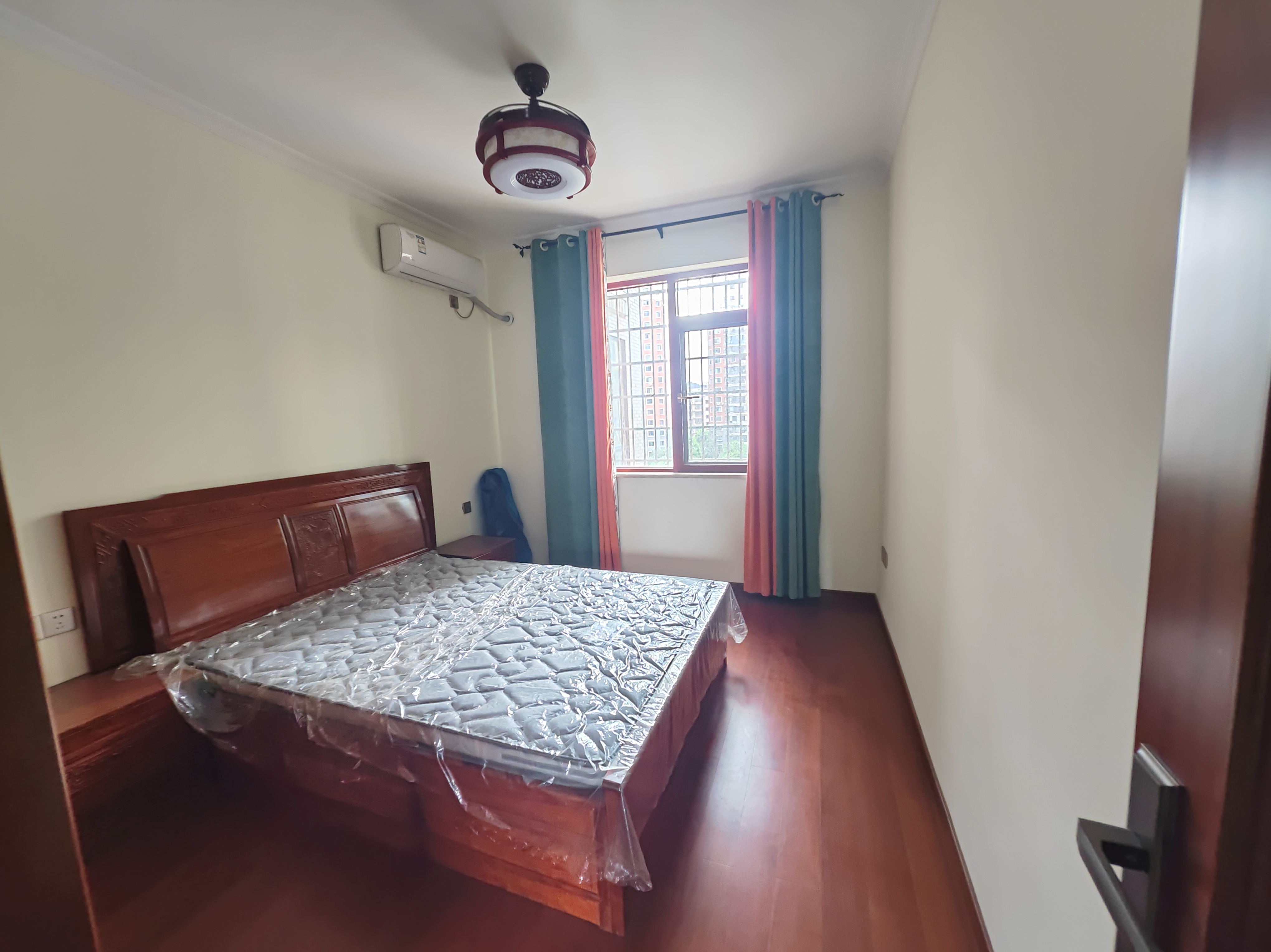 信合家园 4室2厅2卫 3500.0元/月 信合家园 4室2厅2卫 3500.0元/月室内图